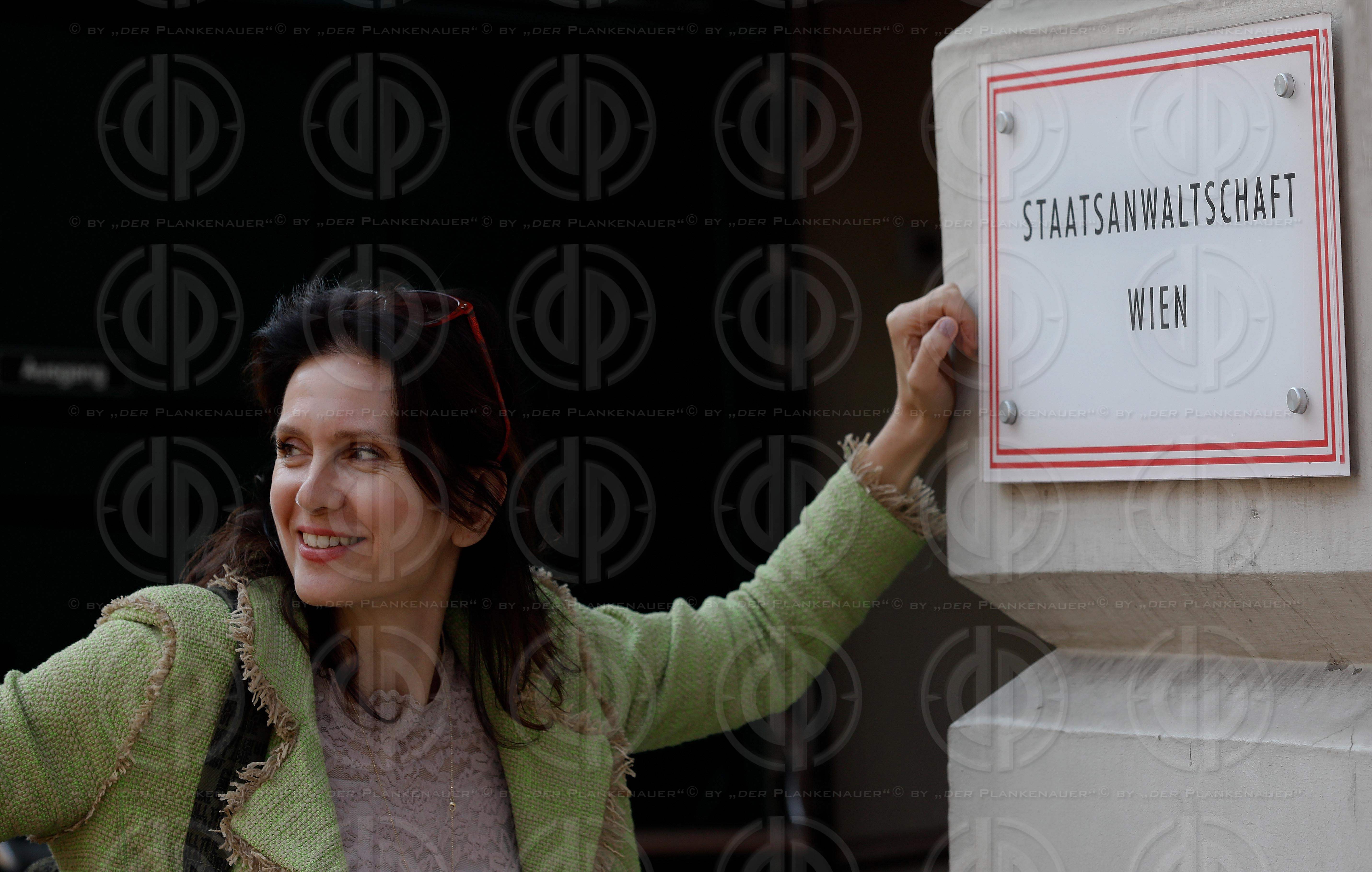 RA Mag. Dr. Astrid WAGNER