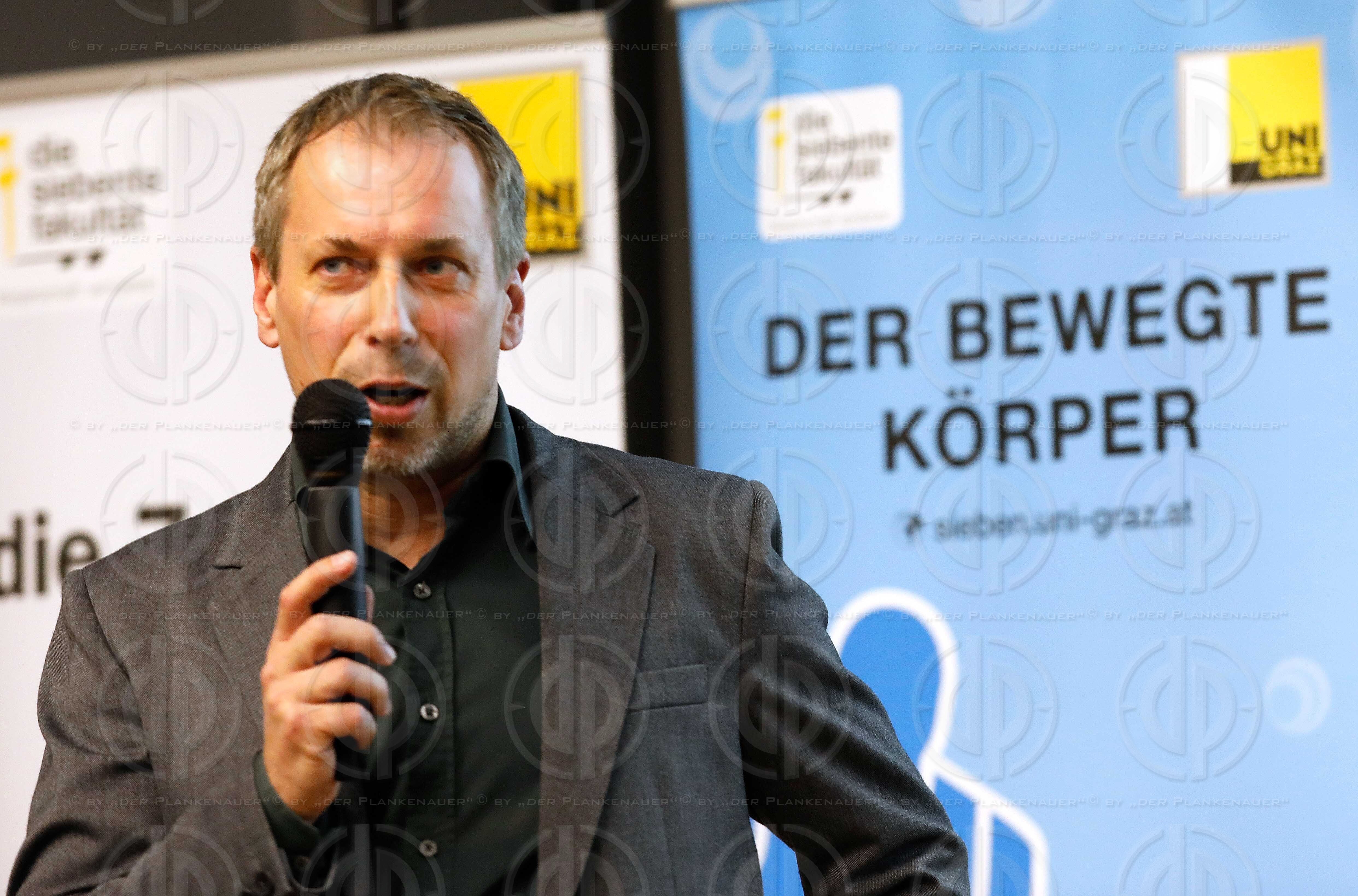 Bewegter Koerper - Das glaeserne Spiel - Matchanalyse im Fussbal