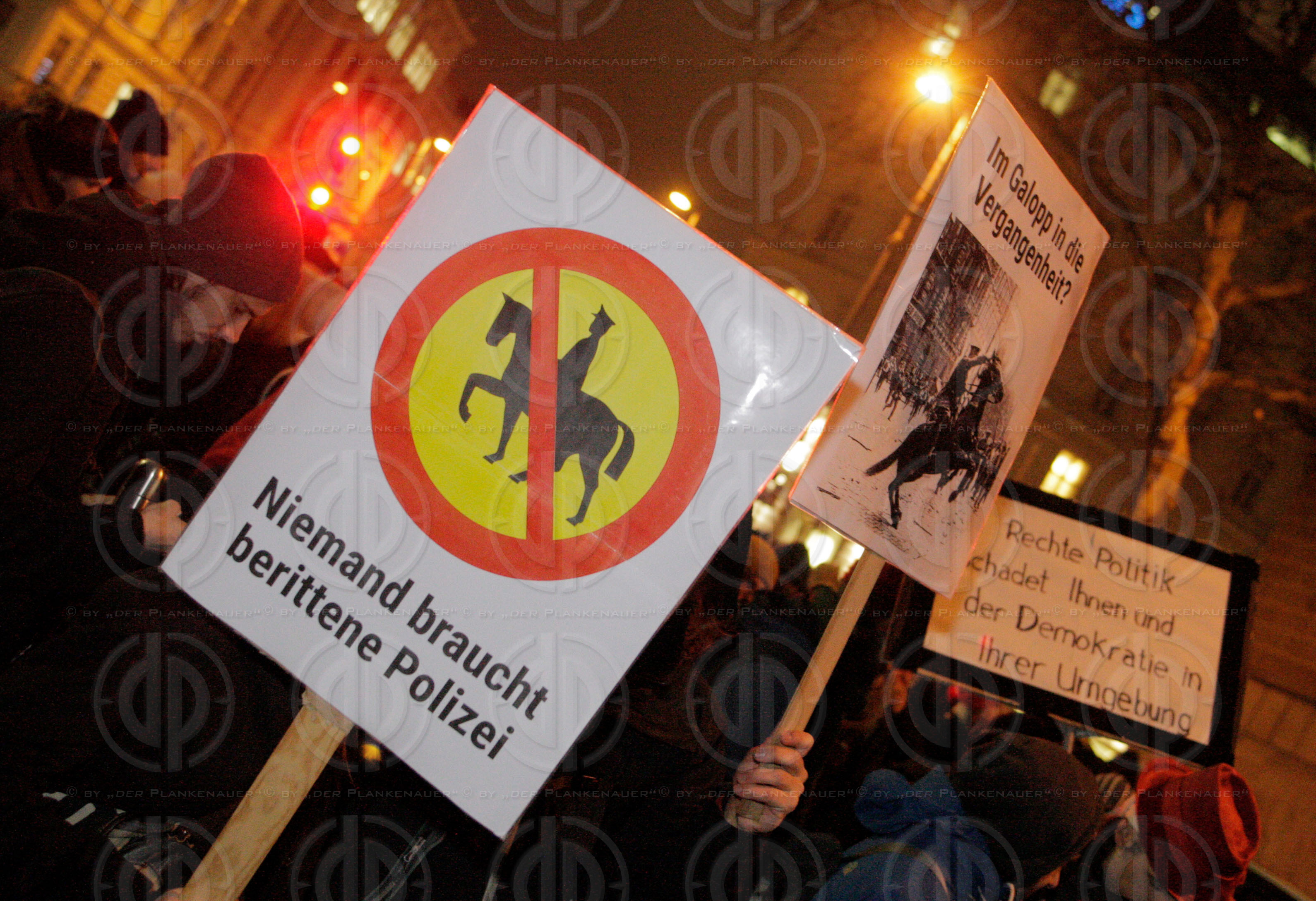 Demos gegen den Akadenikerball 2018