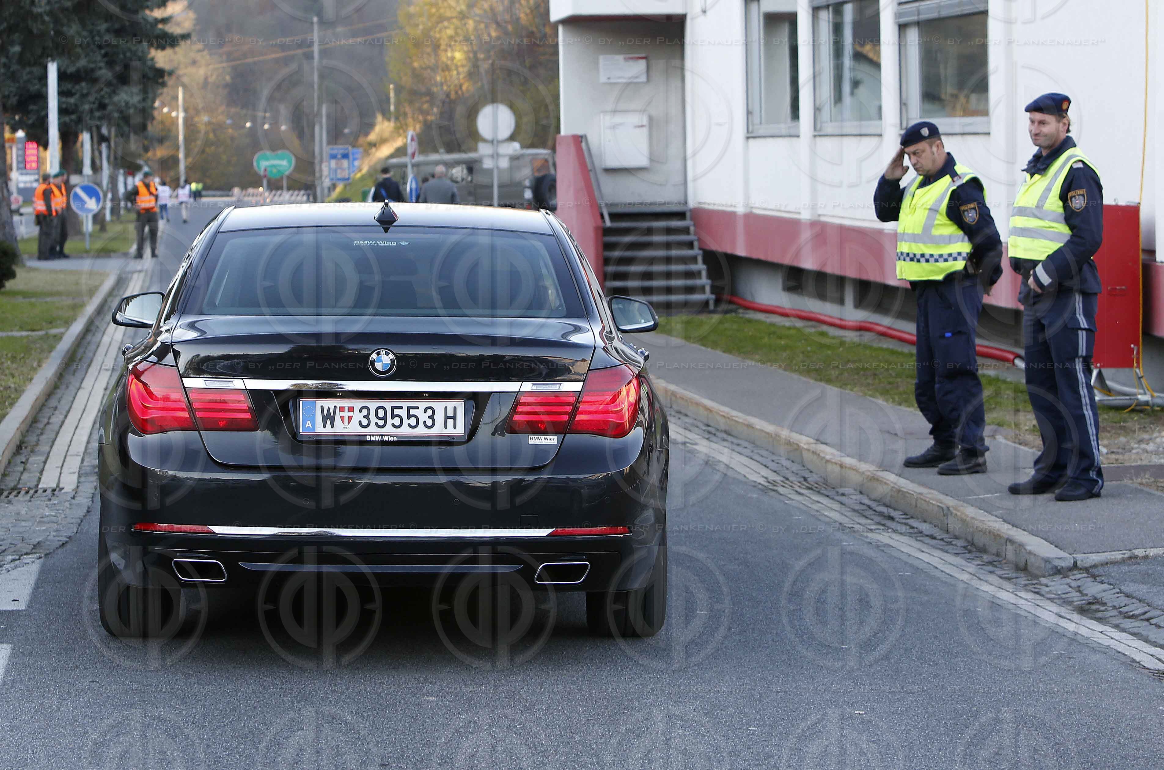 Innenministerin besucht Spielfeld mit EU-Migrationskommissar  AV