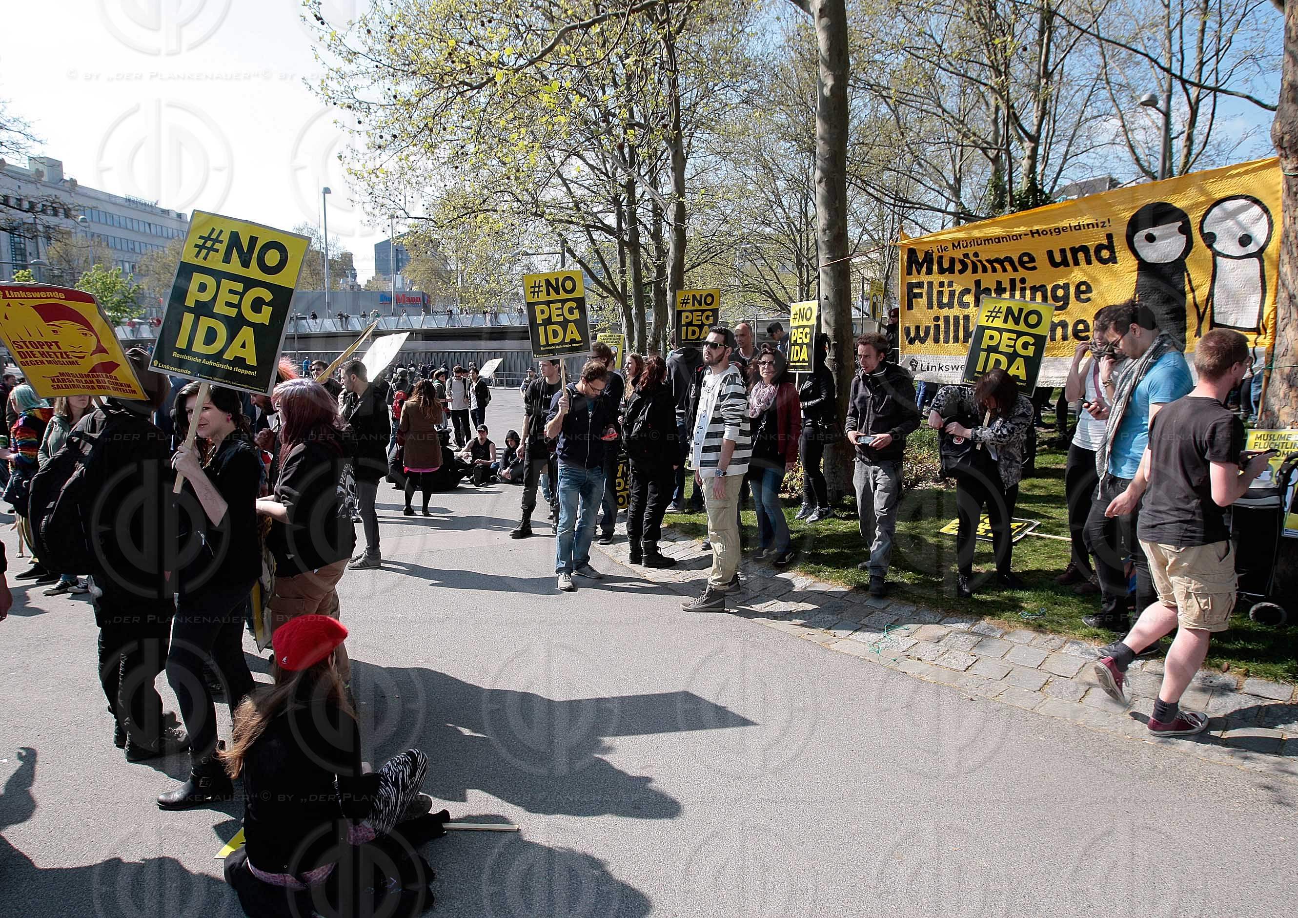 PEGIDA Demo und Gegendemo NO PEGIDA