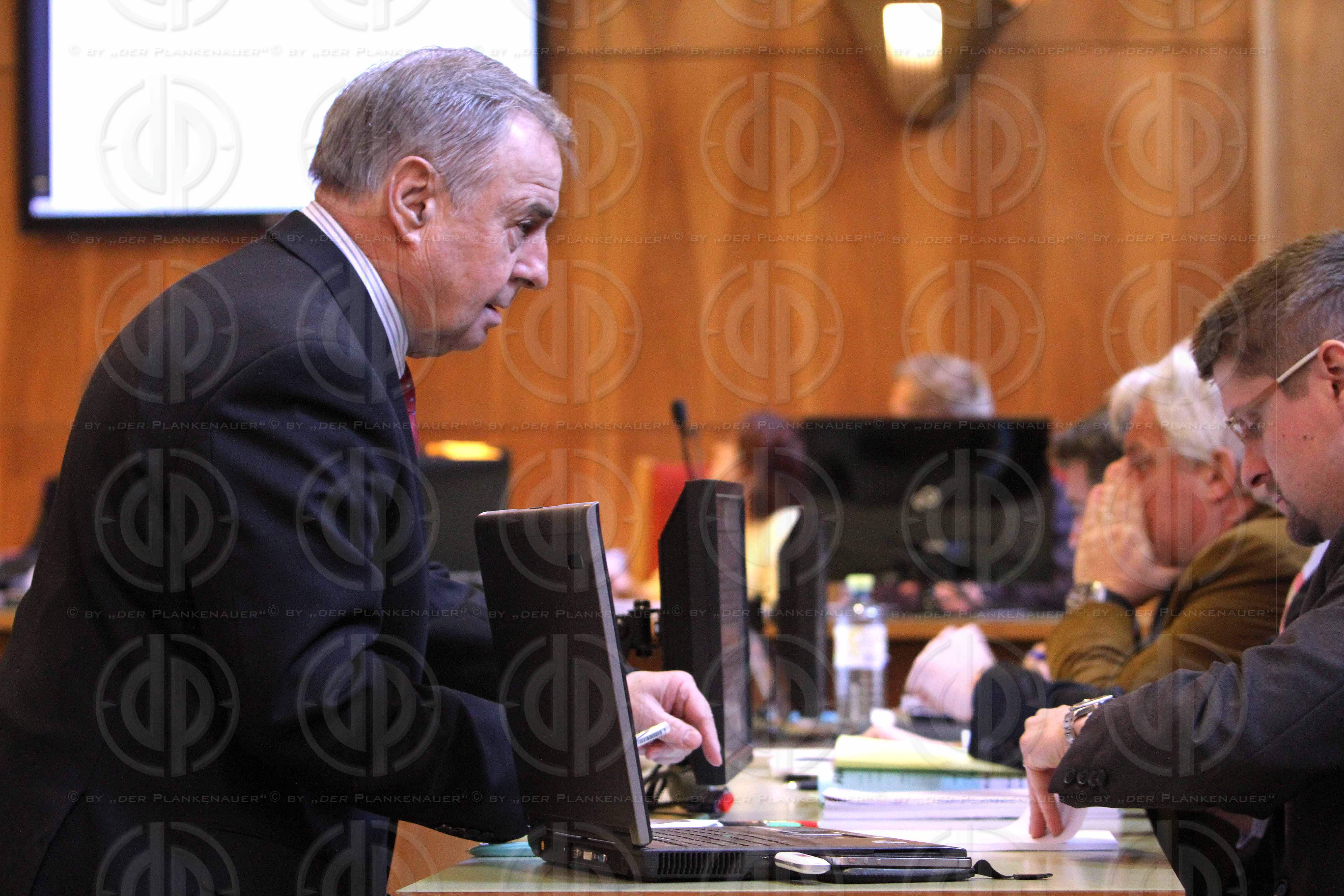 Strafverfahren gegen Hannes KARTNIG u.a.