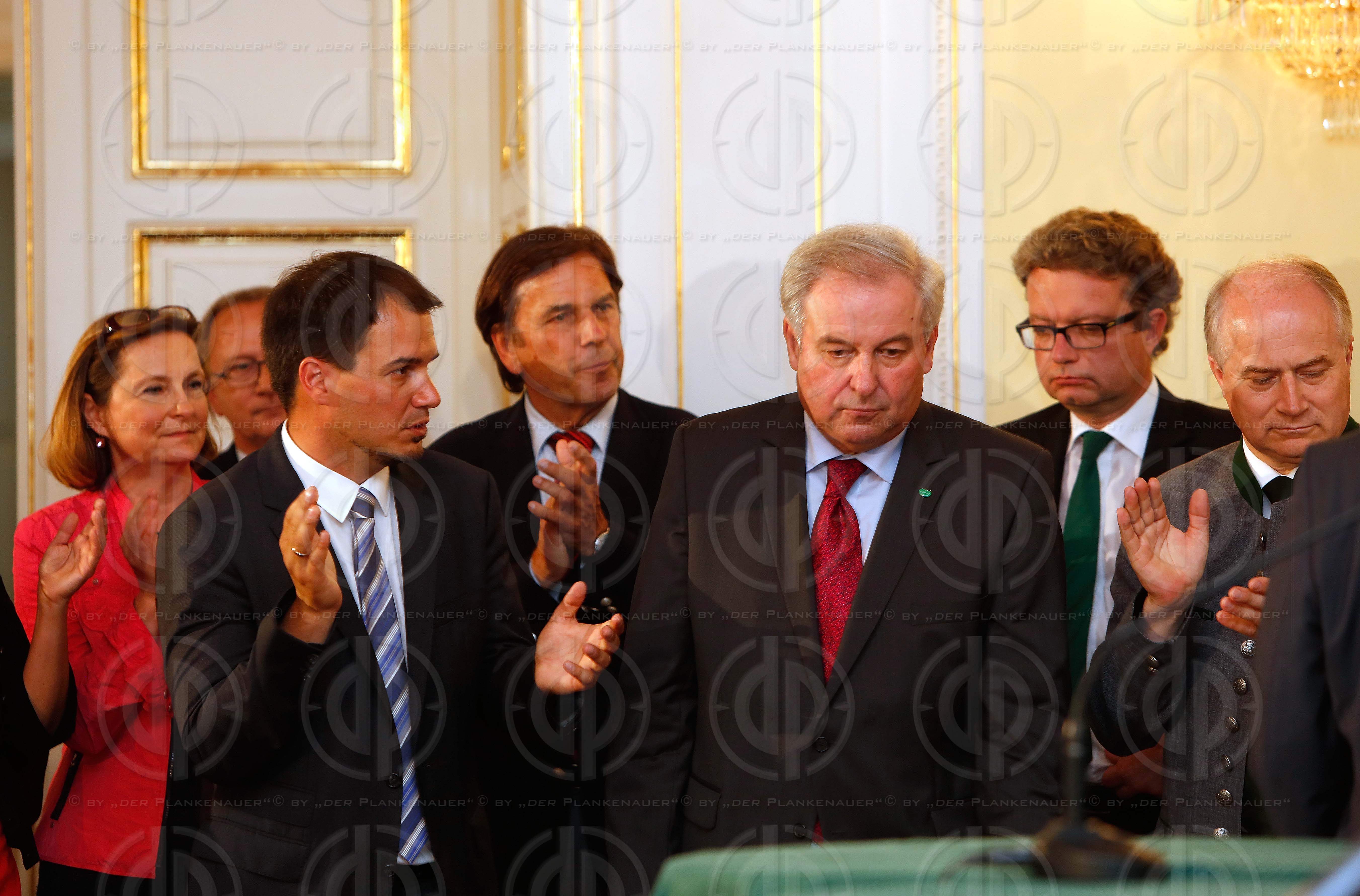 Pressekonferenz - LH Voves tritt zurueck