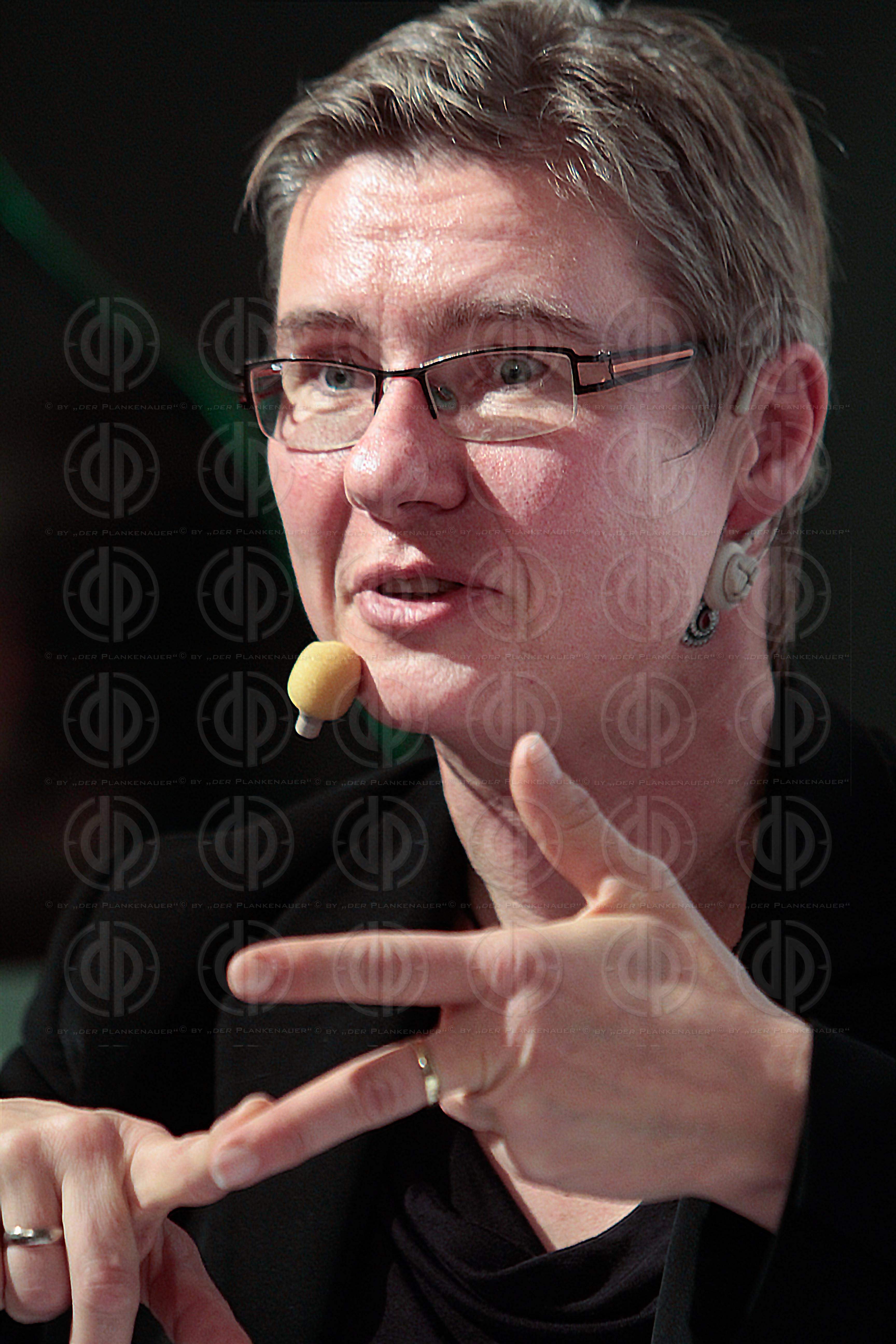 DiensTalk - Zwischen Reformfreude und Sparzwaengen