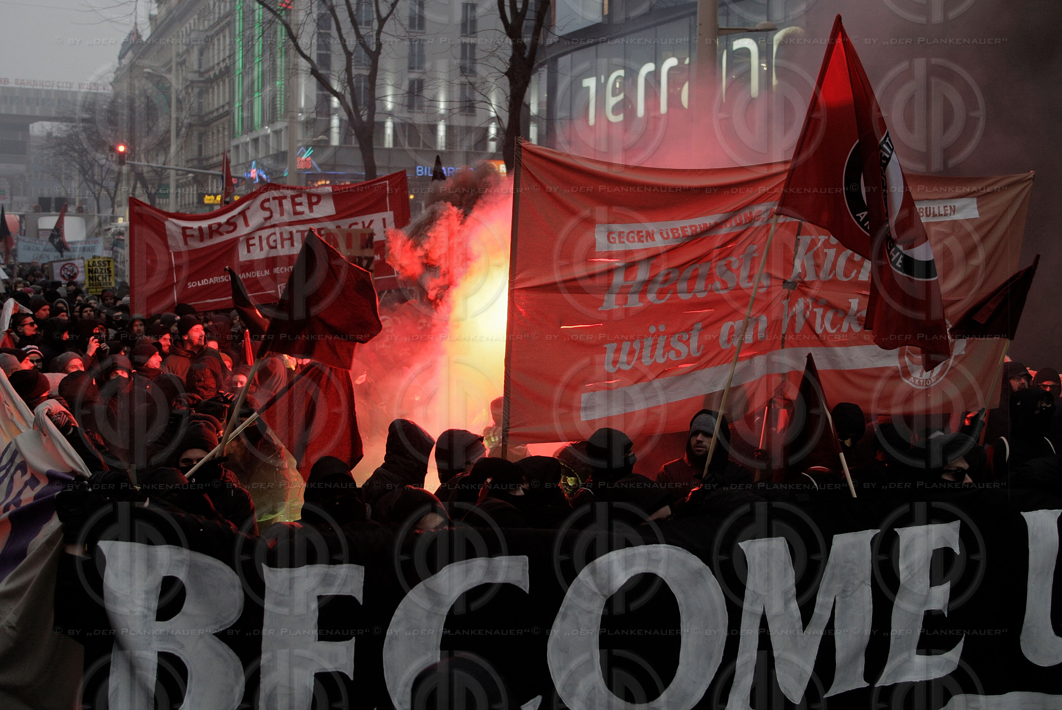 Grosskundgebung gegen tuerkisblaue Regierung