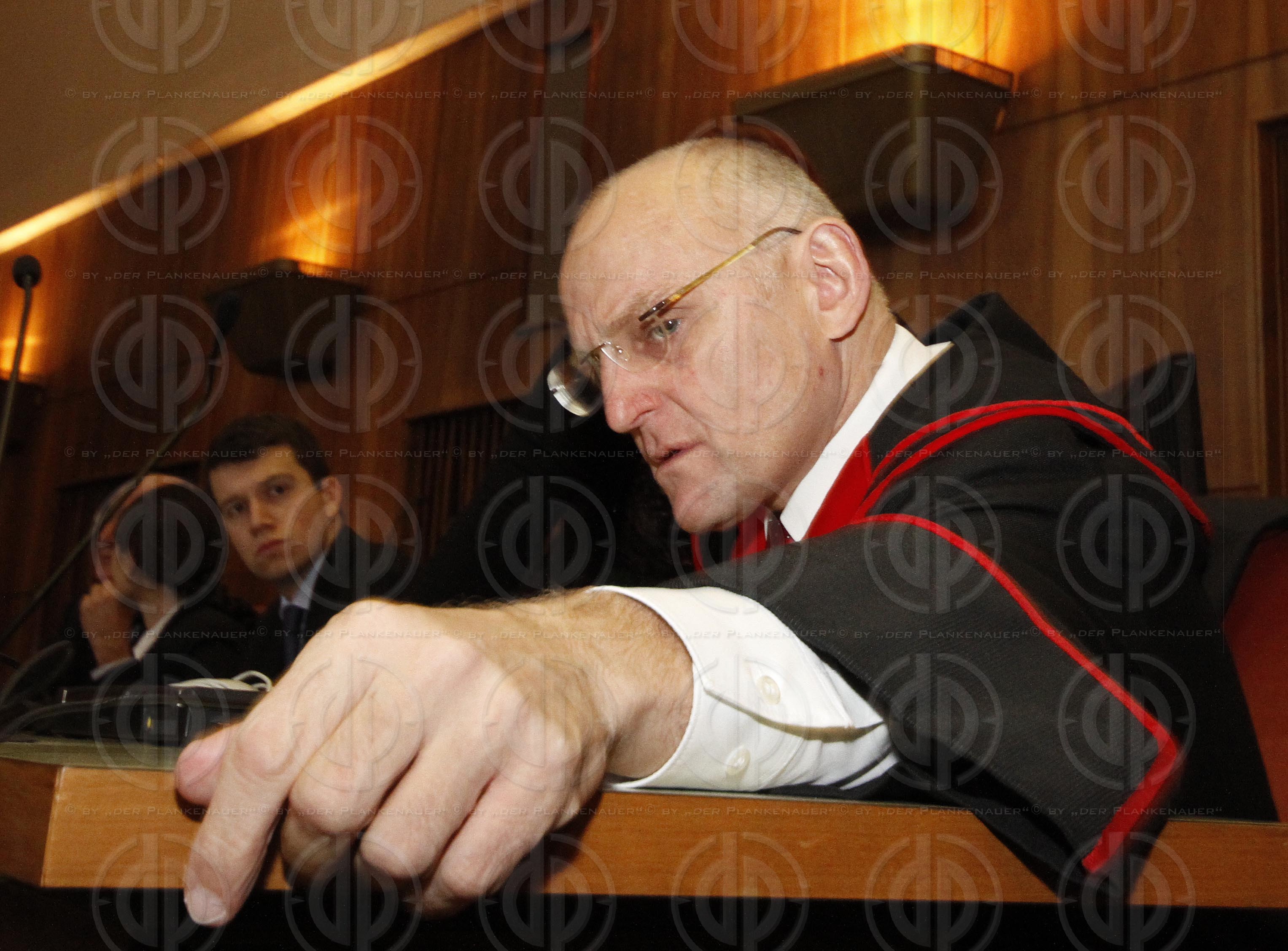 Strafverfahren gegen Hannes KARTNIG u.a.