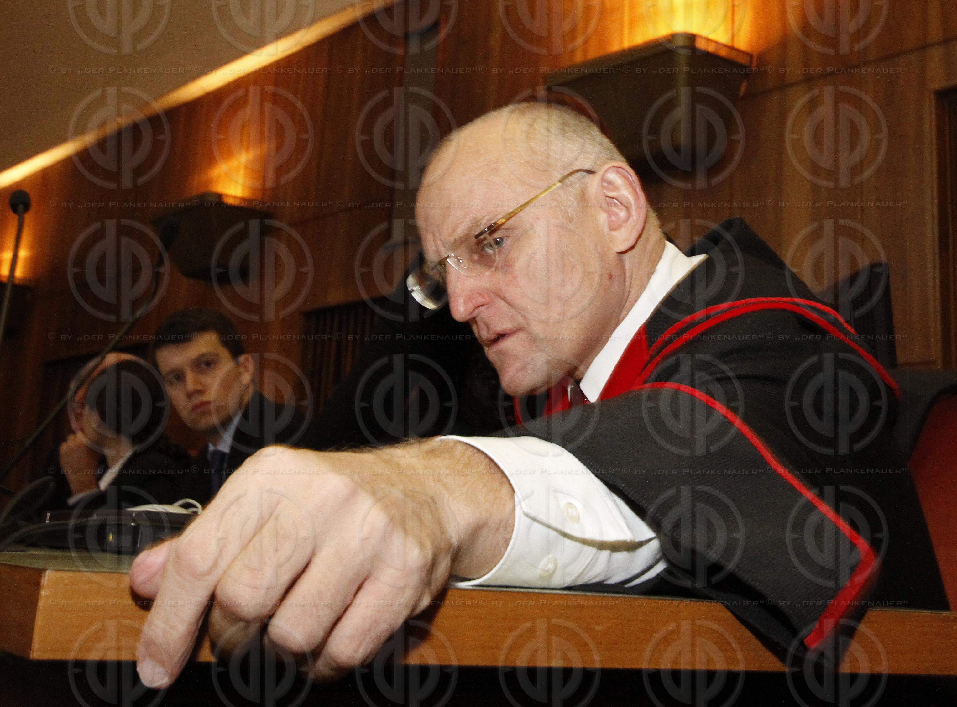 Strafverfahren gegen Hannes KARTNIG u.a.