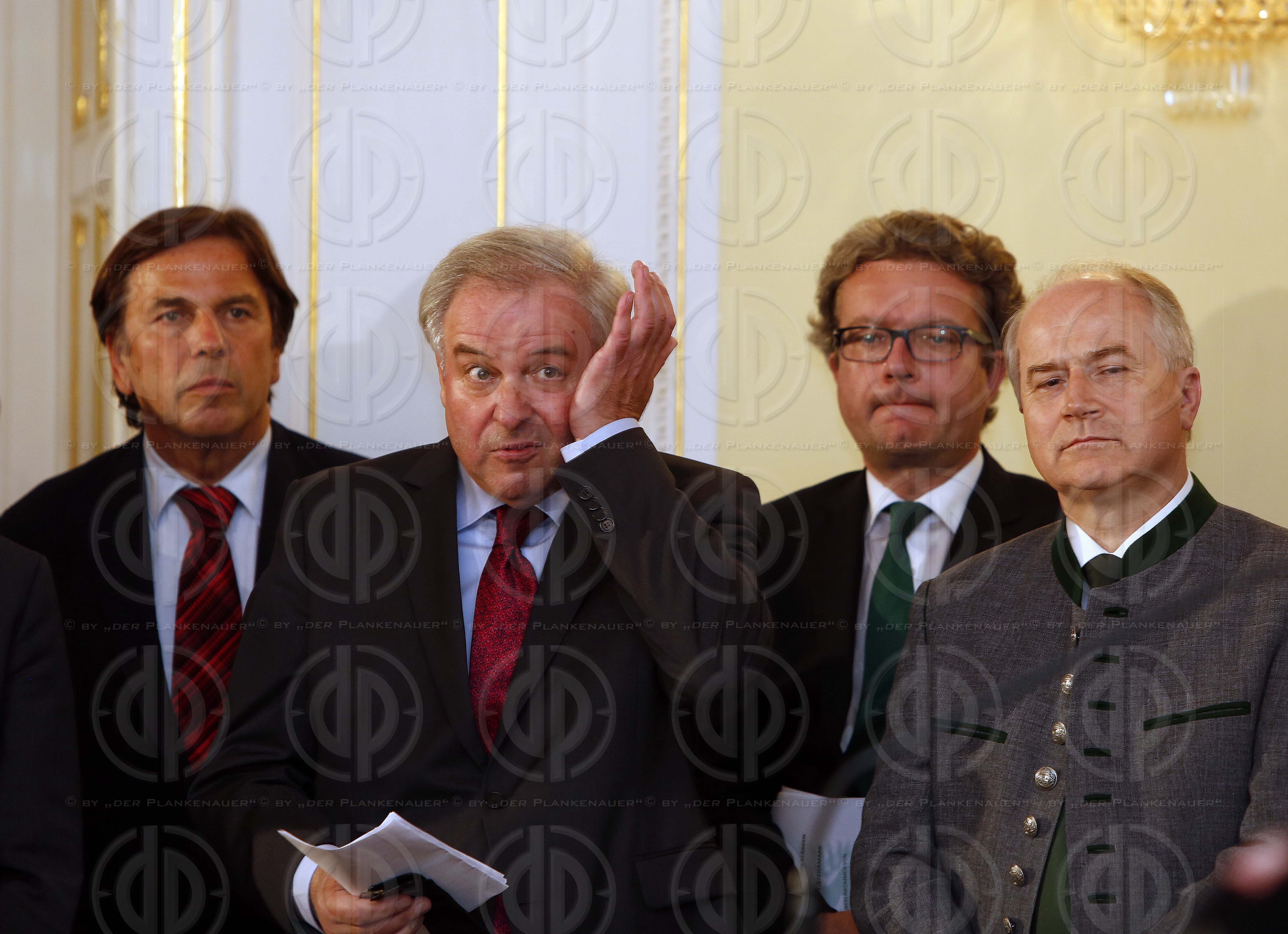 Pressekonferenz - LH Voves tritt zurueck