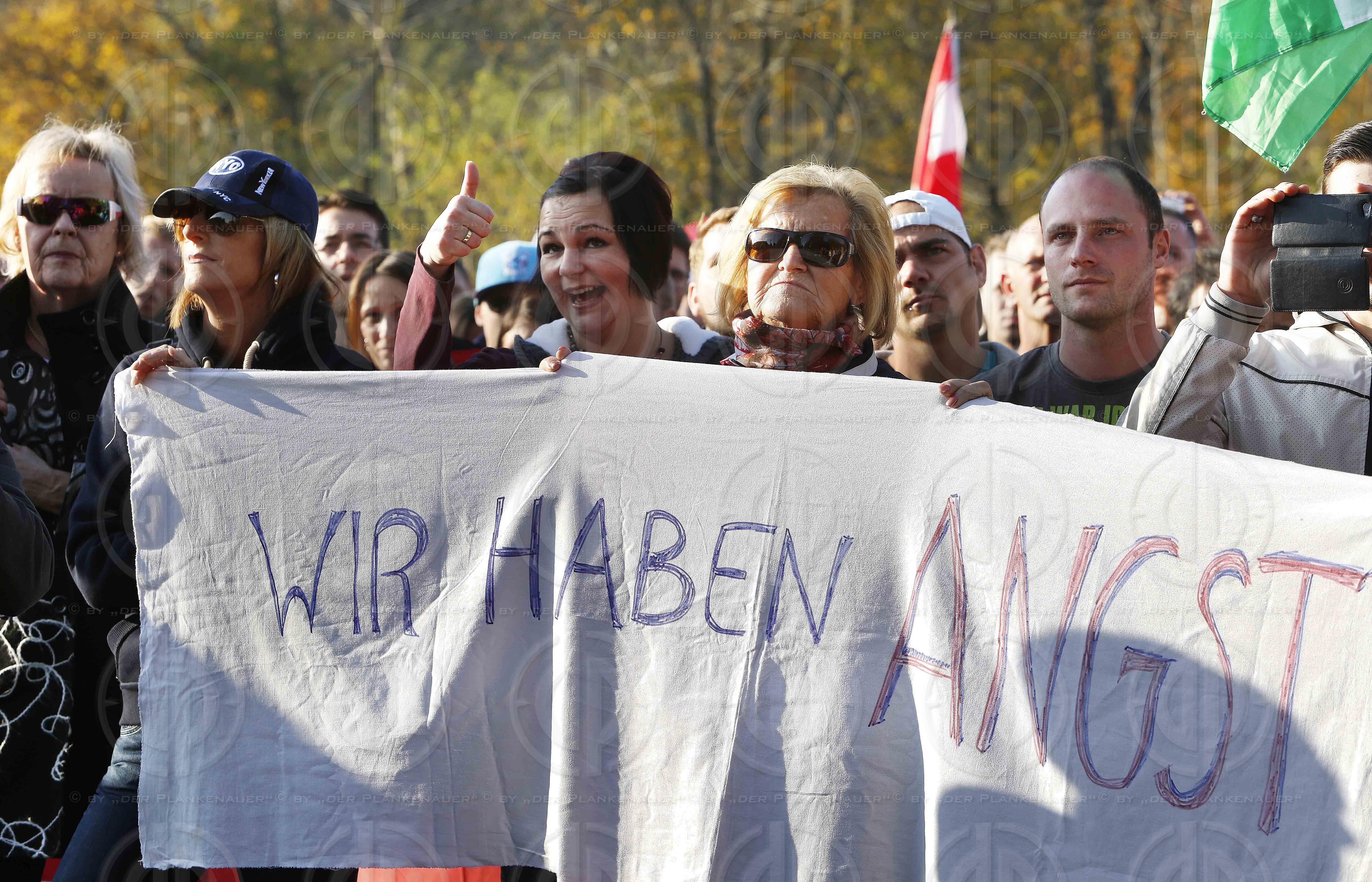 Demo gegen Fluechtlinge in Spielfeld