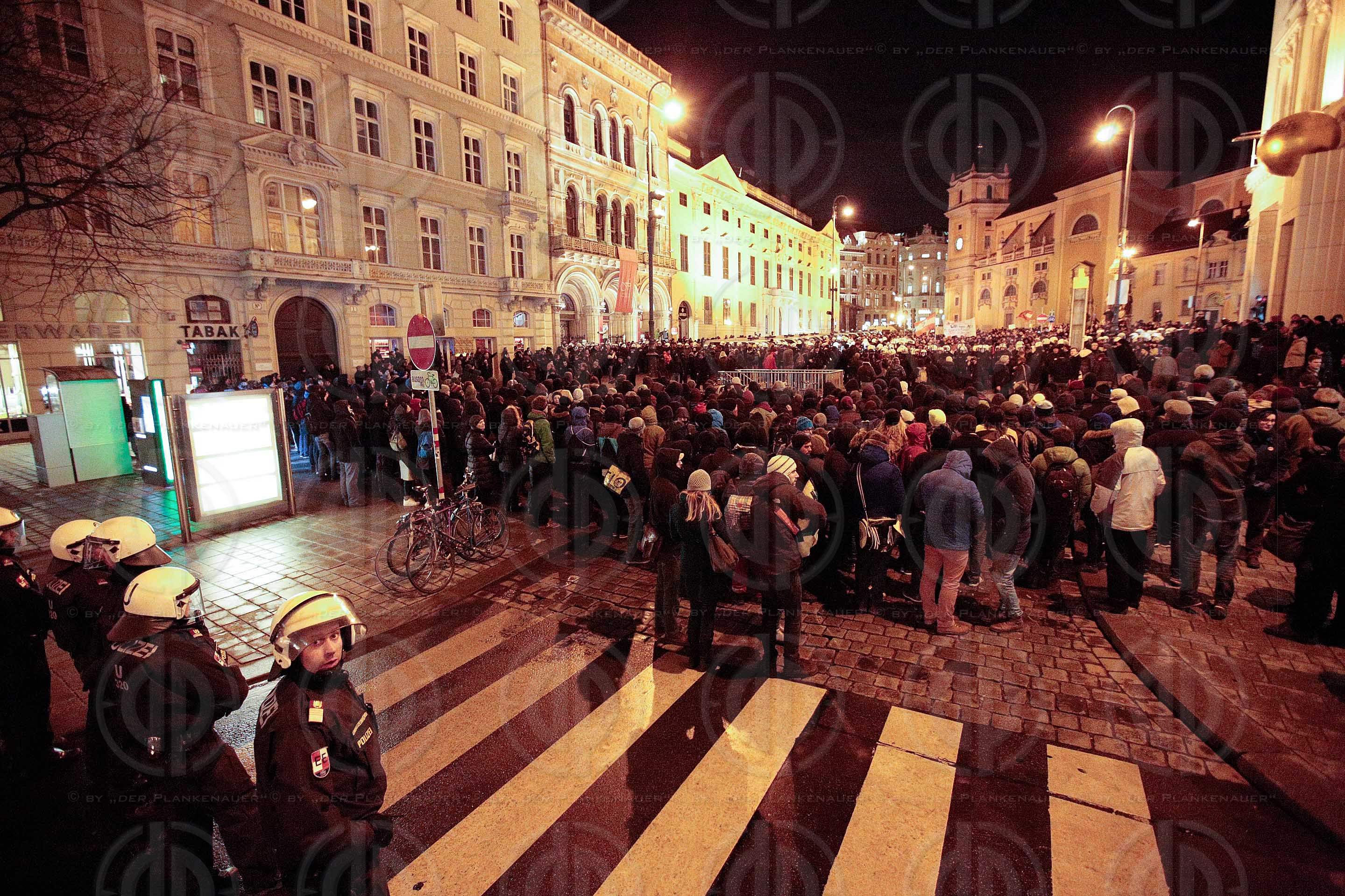 Pegida Demo und Gegendemo