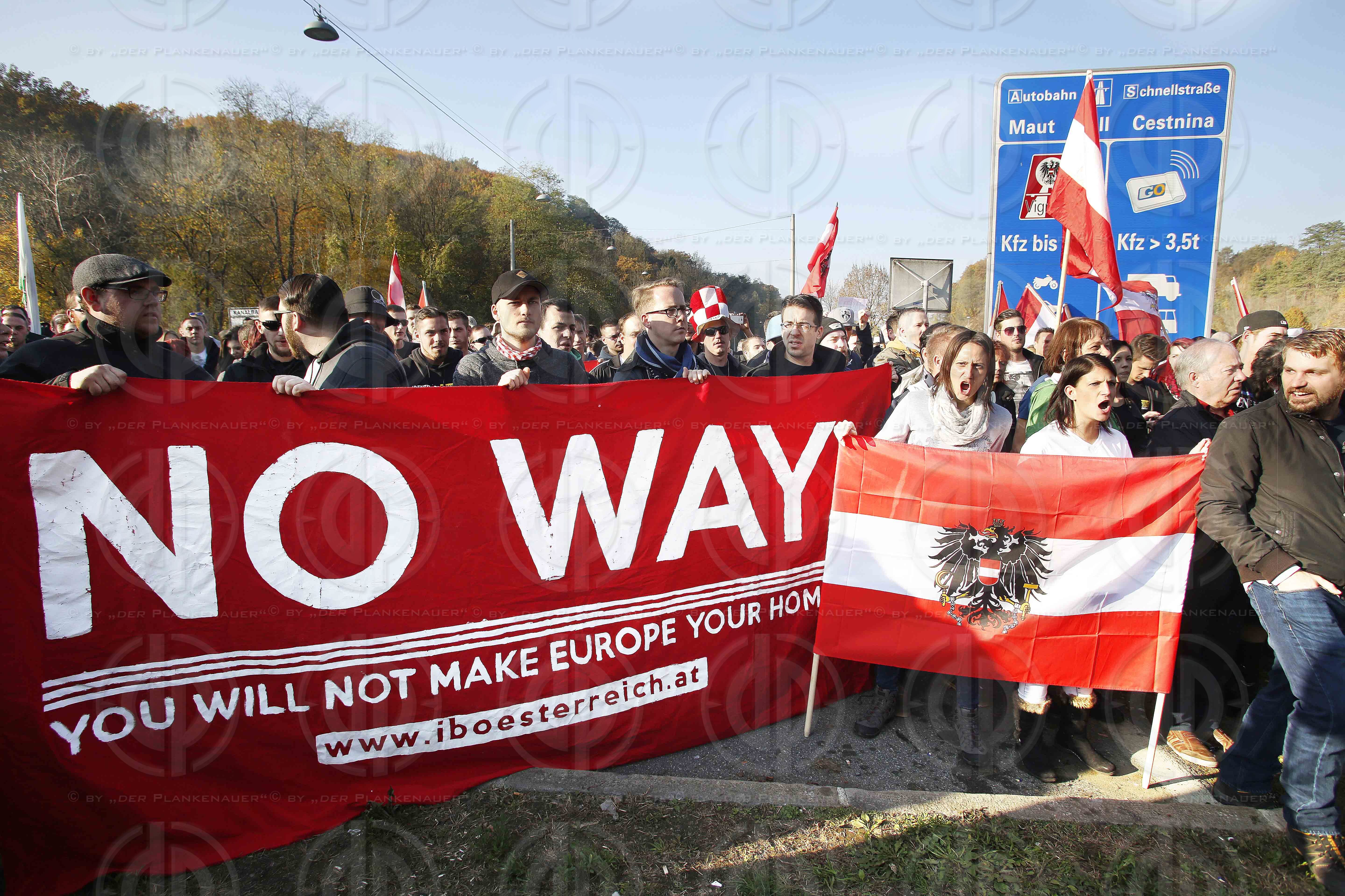 Demo gegen Fluechtlinge in Spielfeld