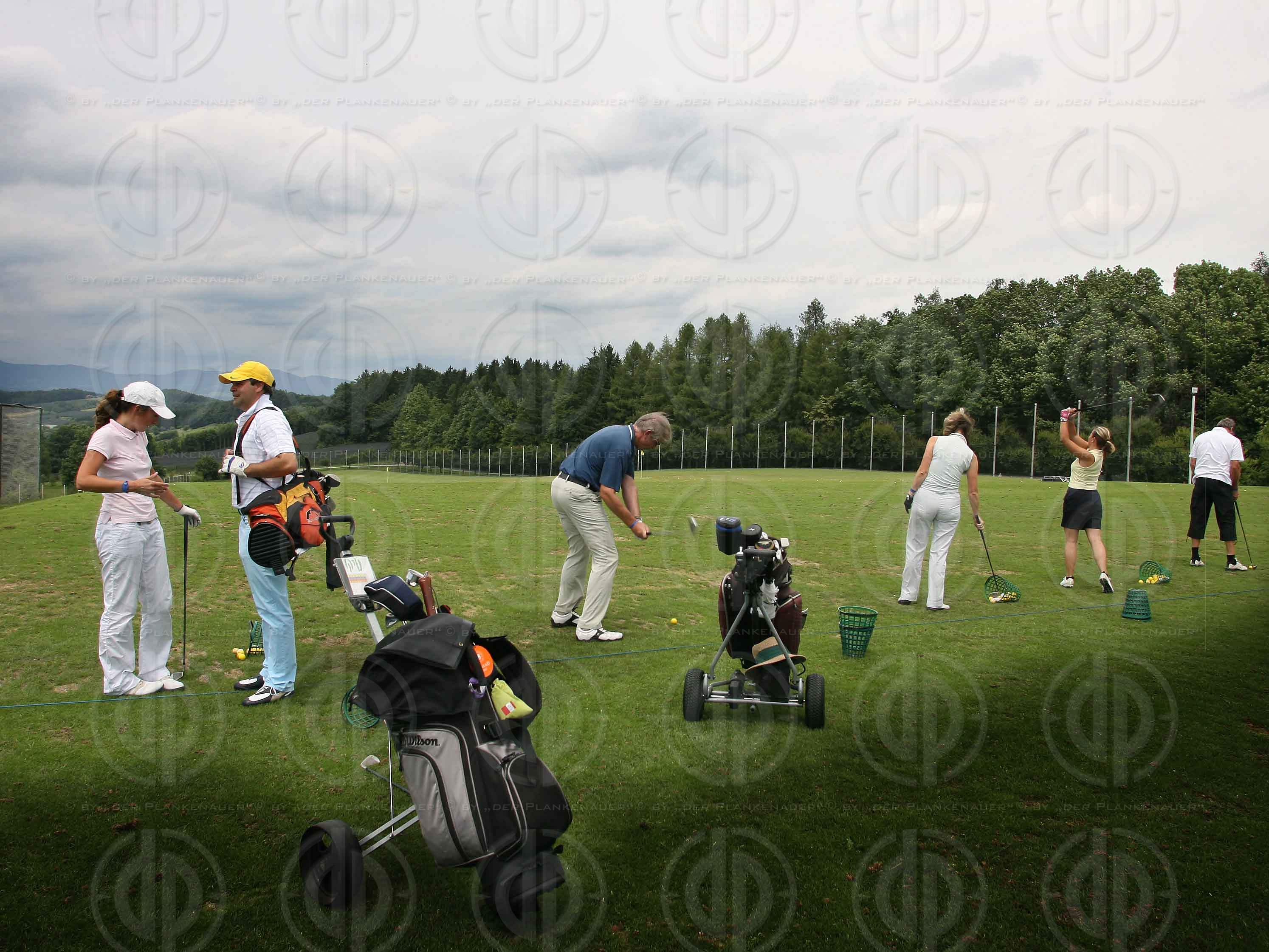 Das Institut-Charity Golf Einladungsturnier-Registrierung