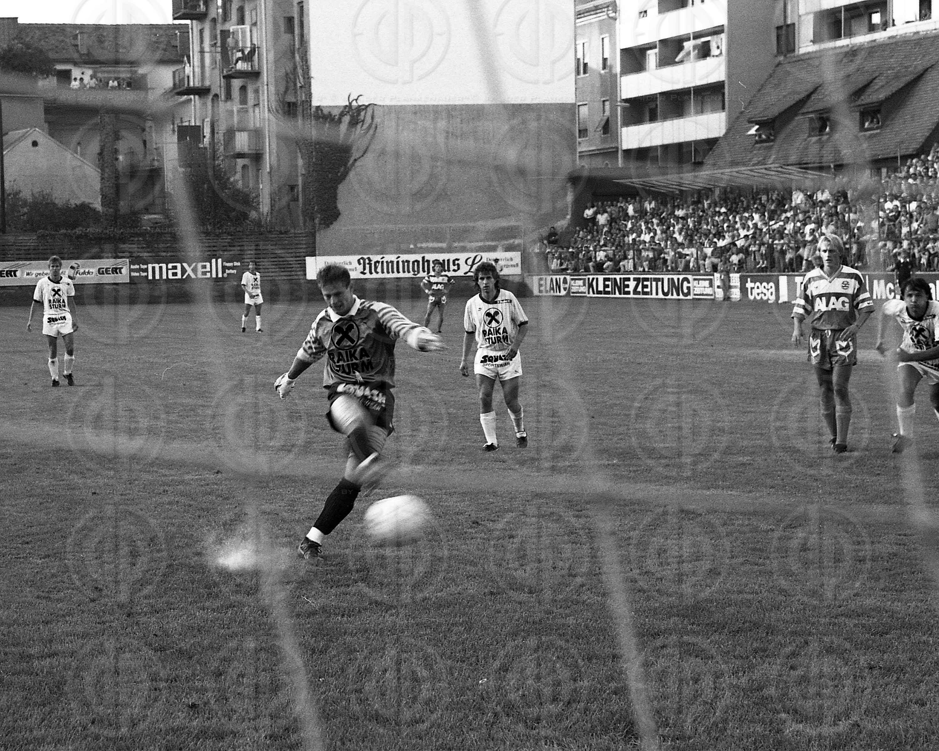 Otto Konrad tanzt Lambada