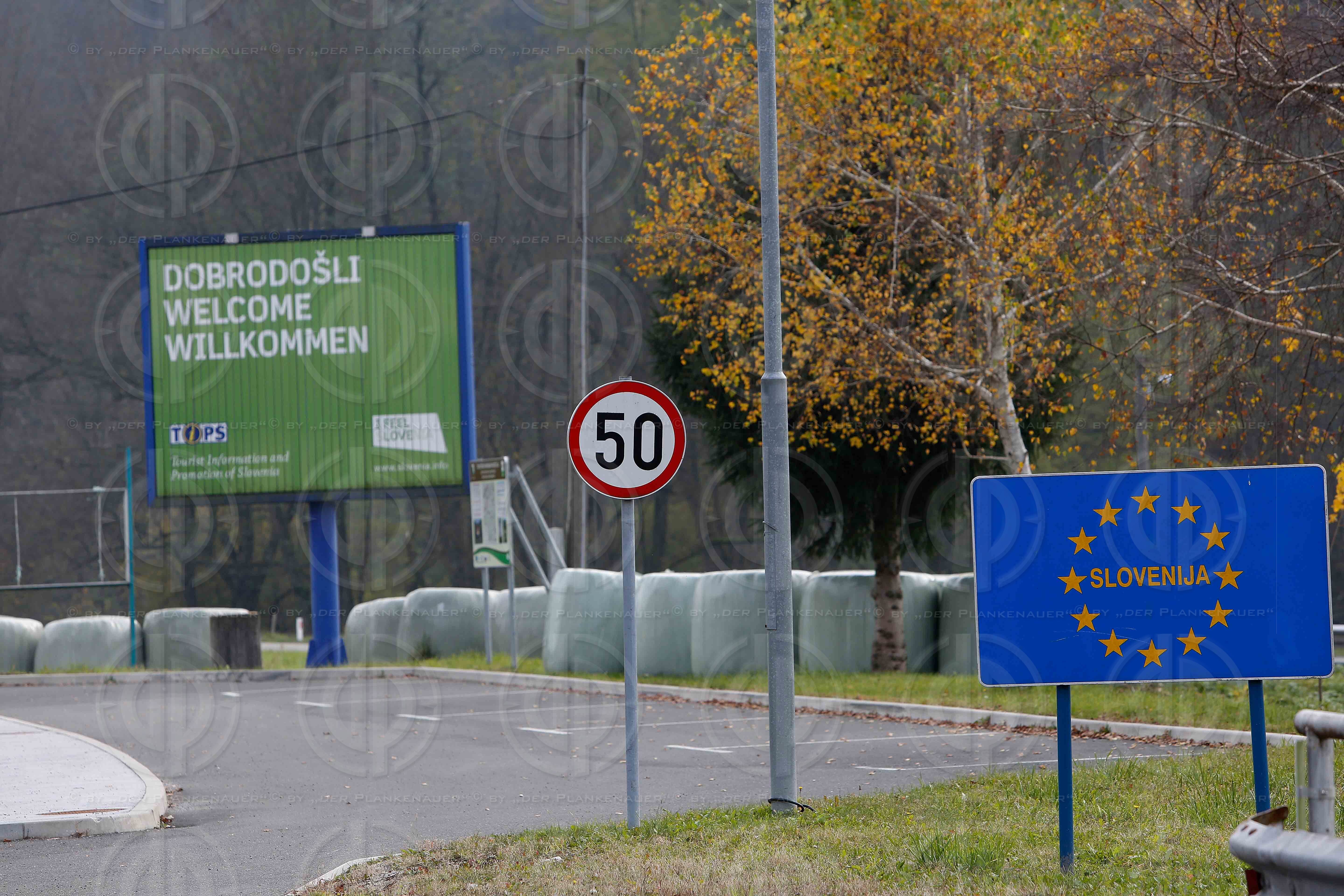 Fluechlingstragoedie an der Grenze in Strass-Spielfeld