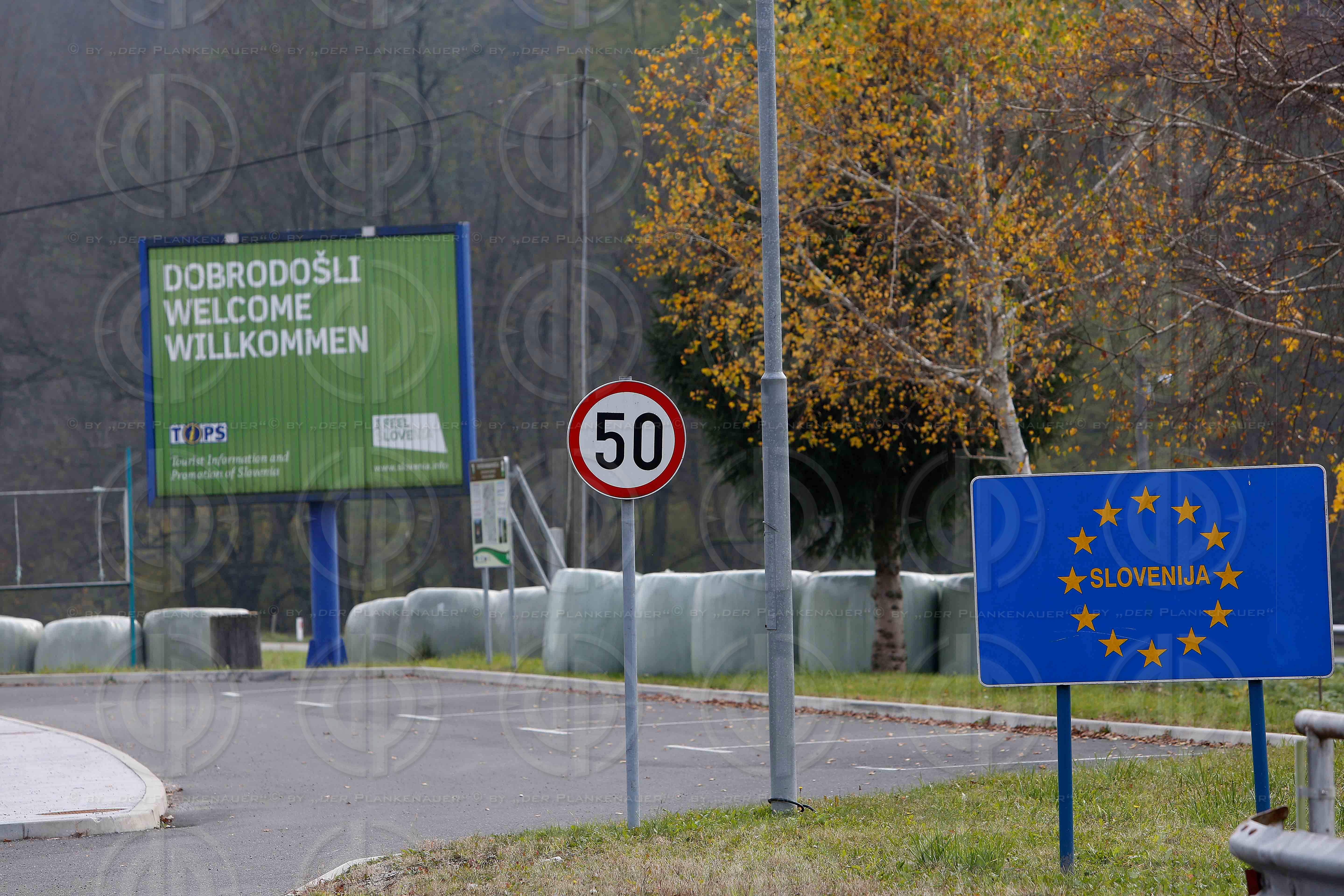 Fluechlingstragoedie an der Grenze in Strass-Spielfeld