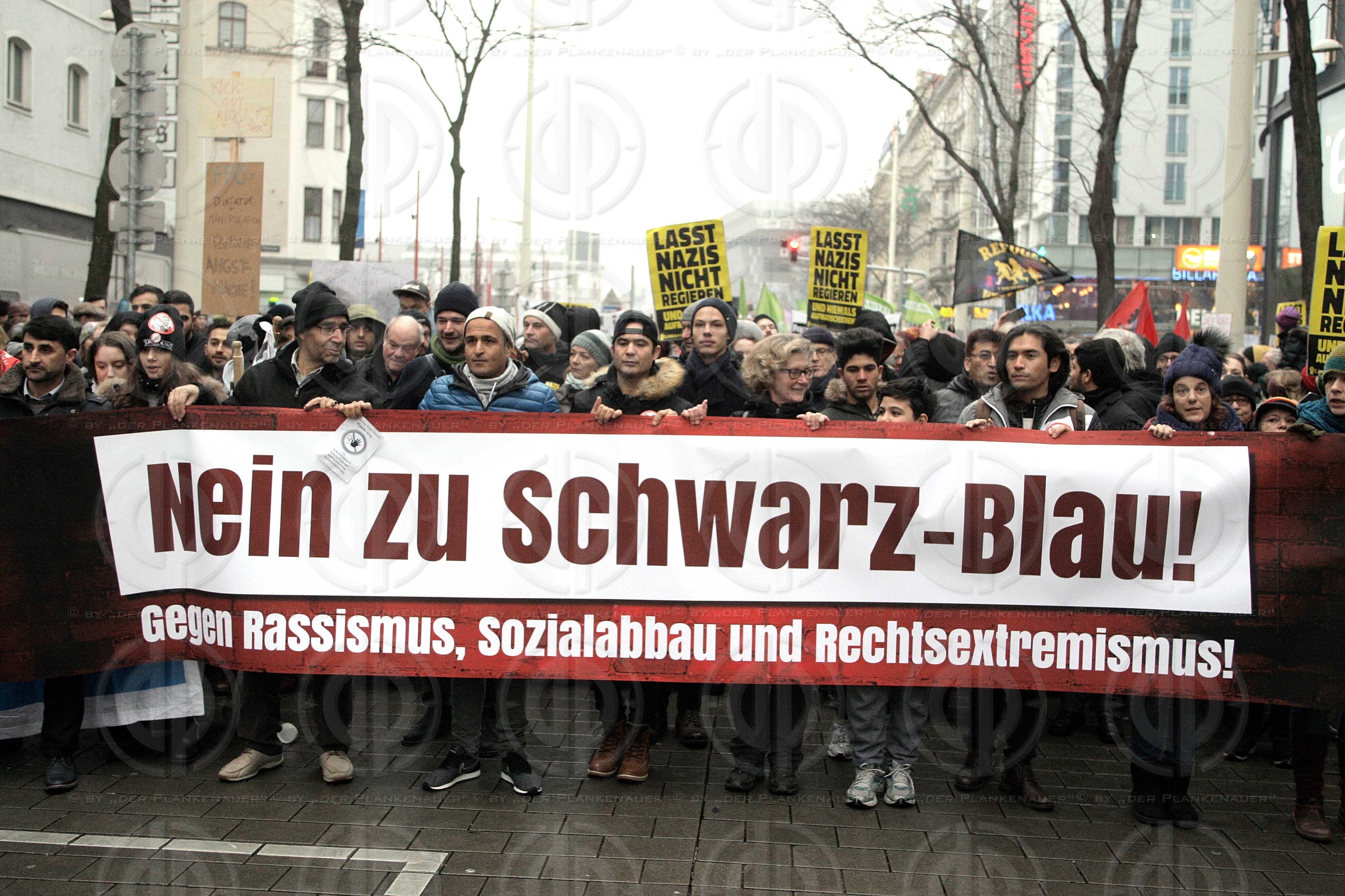 Grosskundgebung gegen tuerkisblaue Regierung