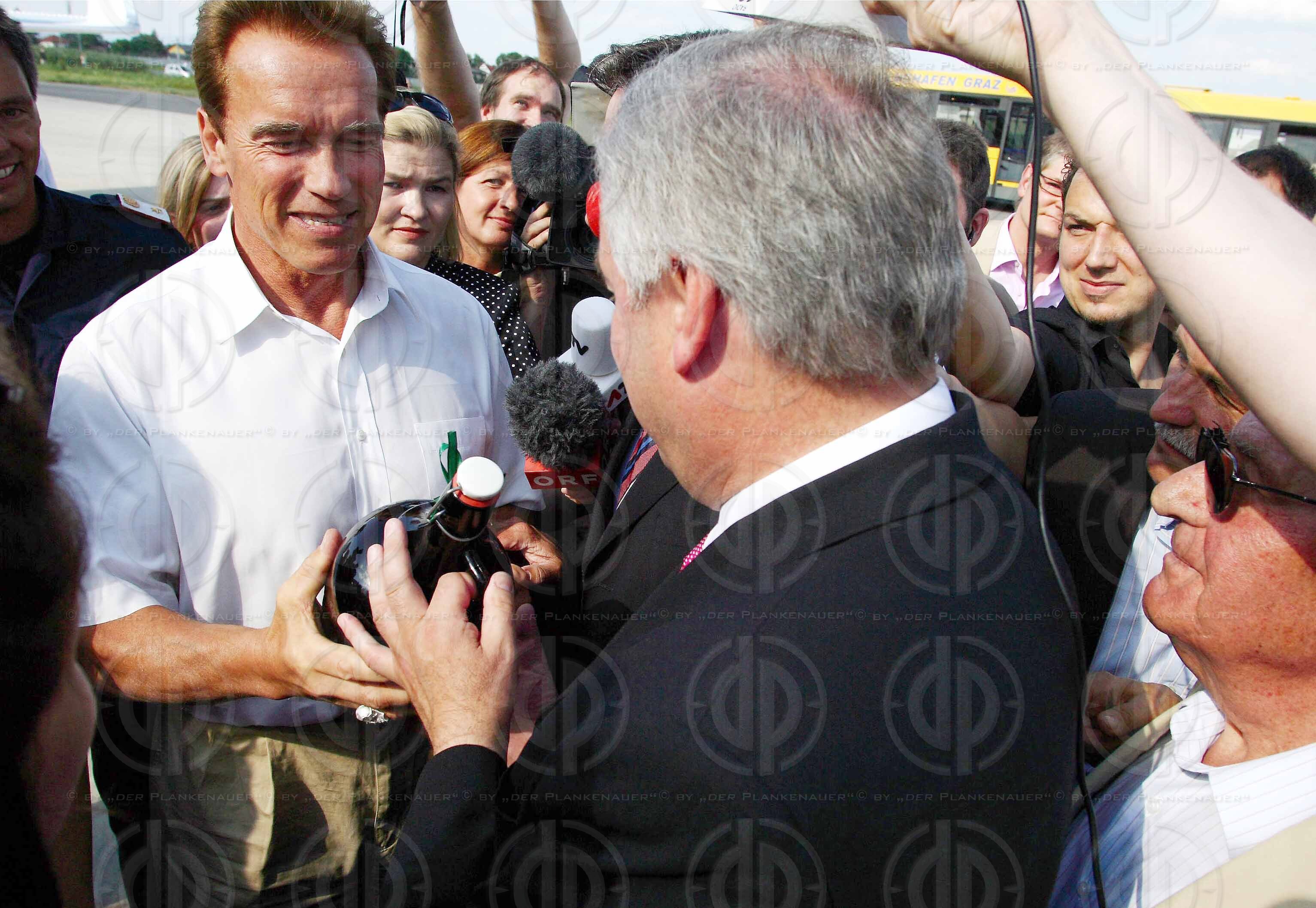 Arnold SCHWARZENEGGER