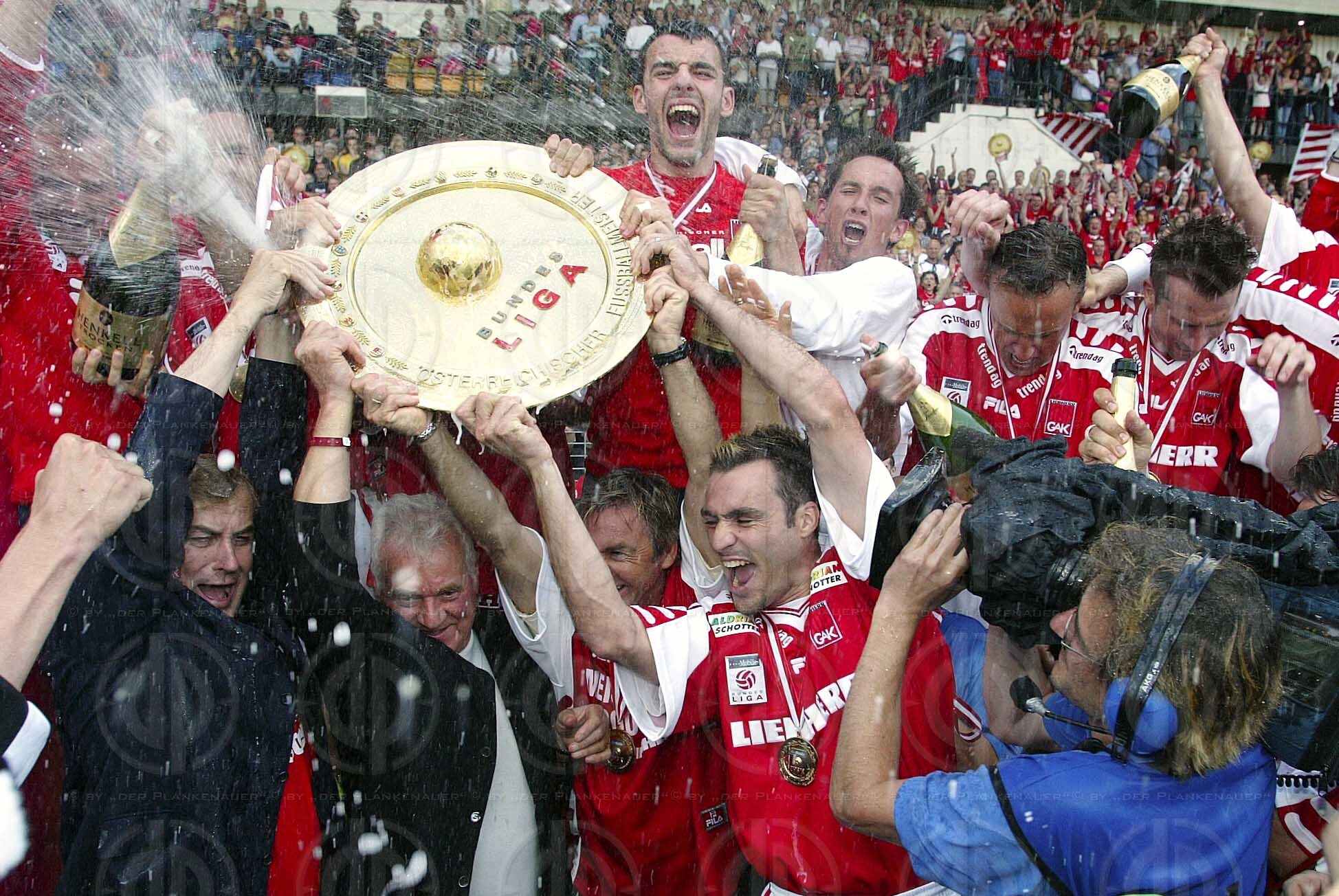 Herold Admira vs. Liebherr GAK (0:2) - Übergabe Meisterteller