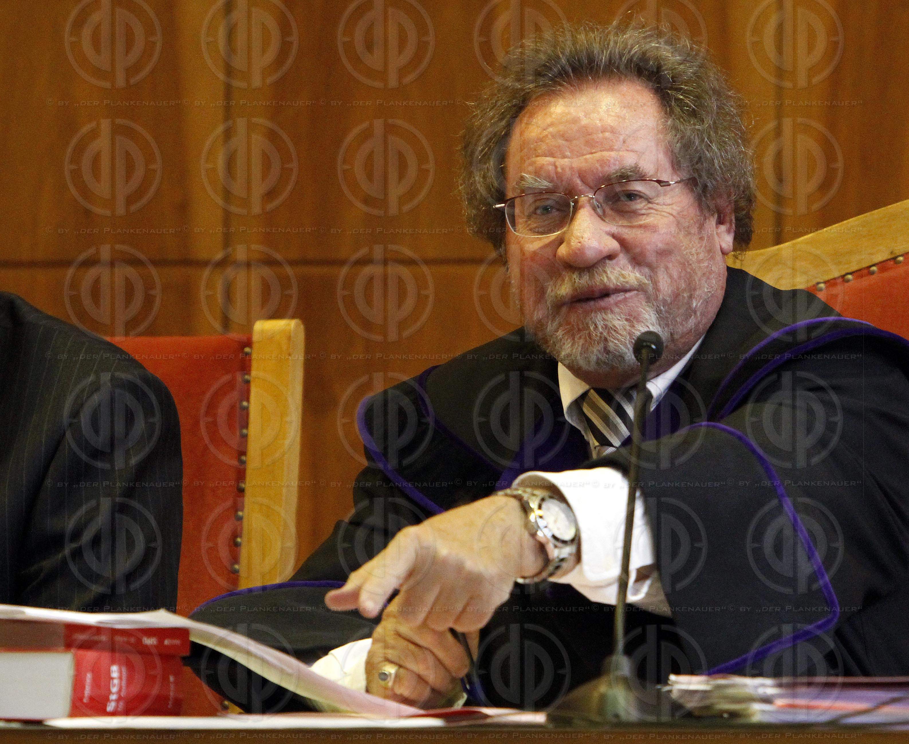 Strafverfahren gegen Hannes KARTNIG u.a.