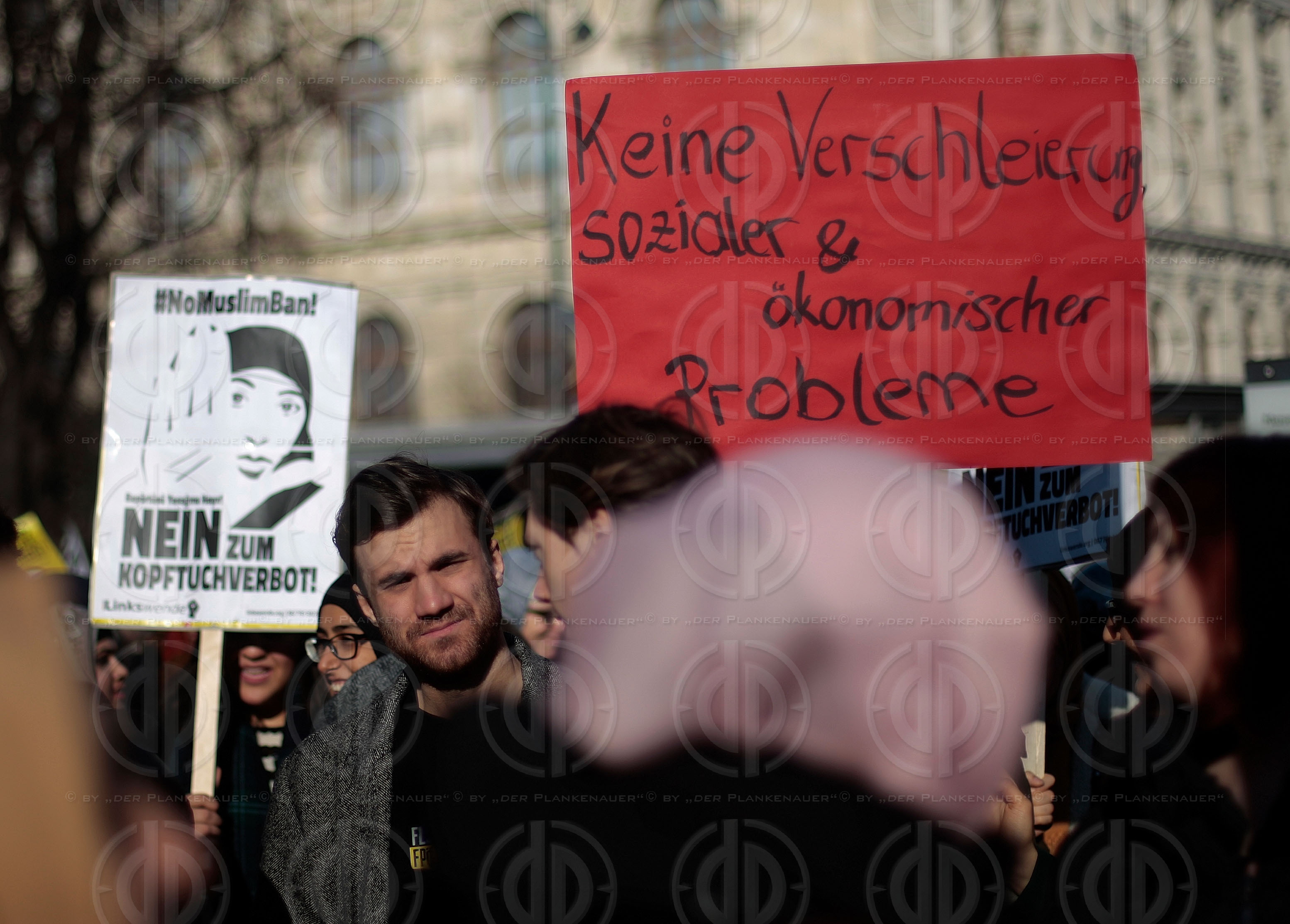 Demo gegen Kopftuchverbot