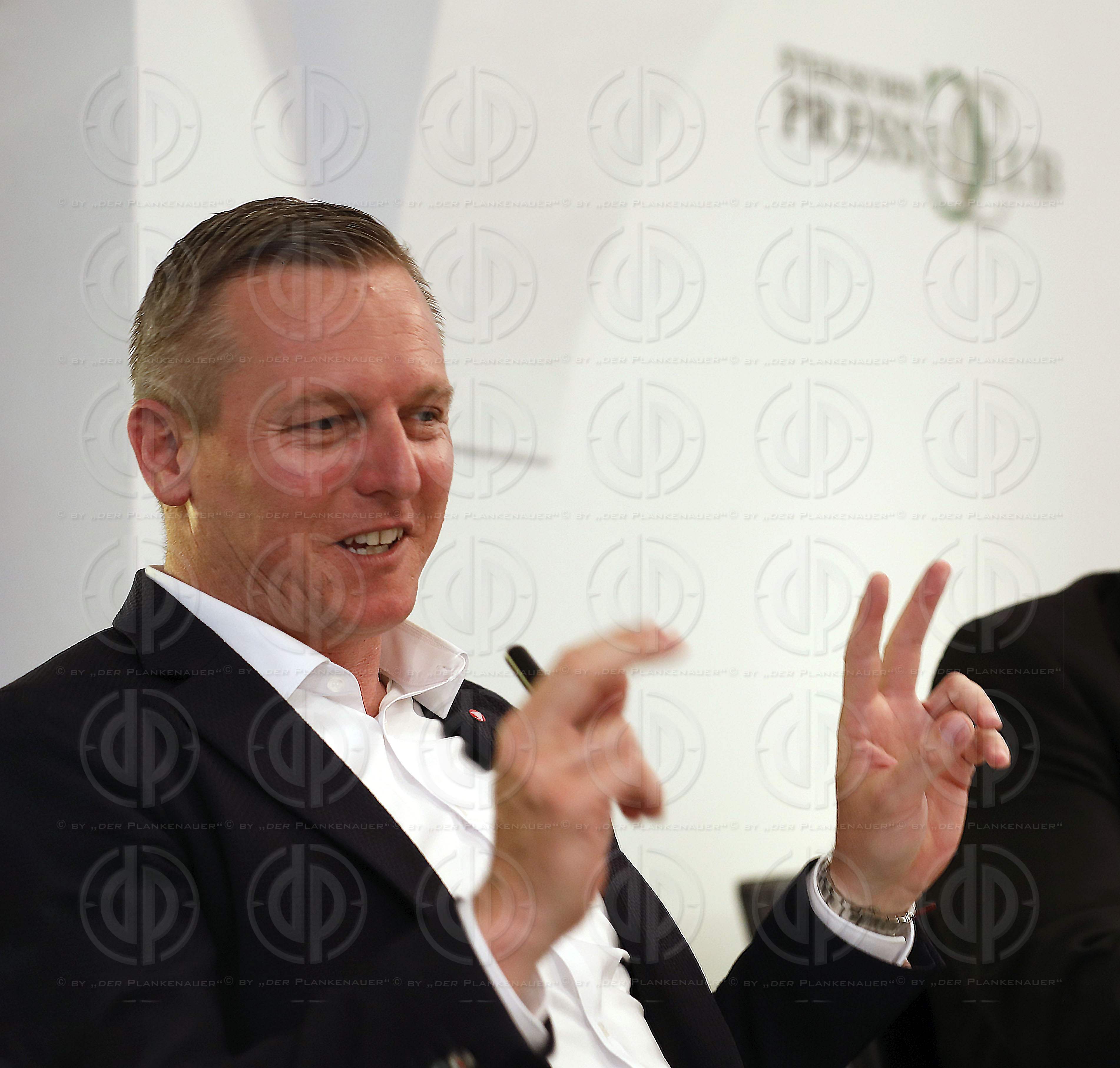 BMin. Mario KUNASEK im steir. Presseclub