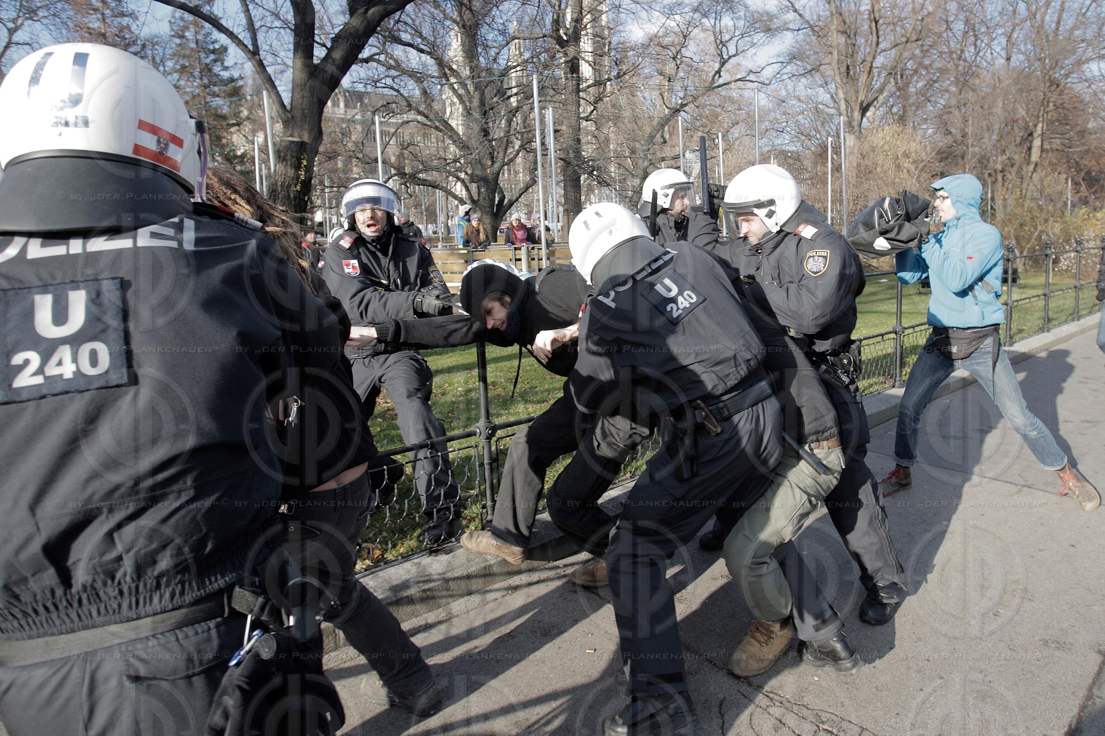 Demos gegen neue Regierung