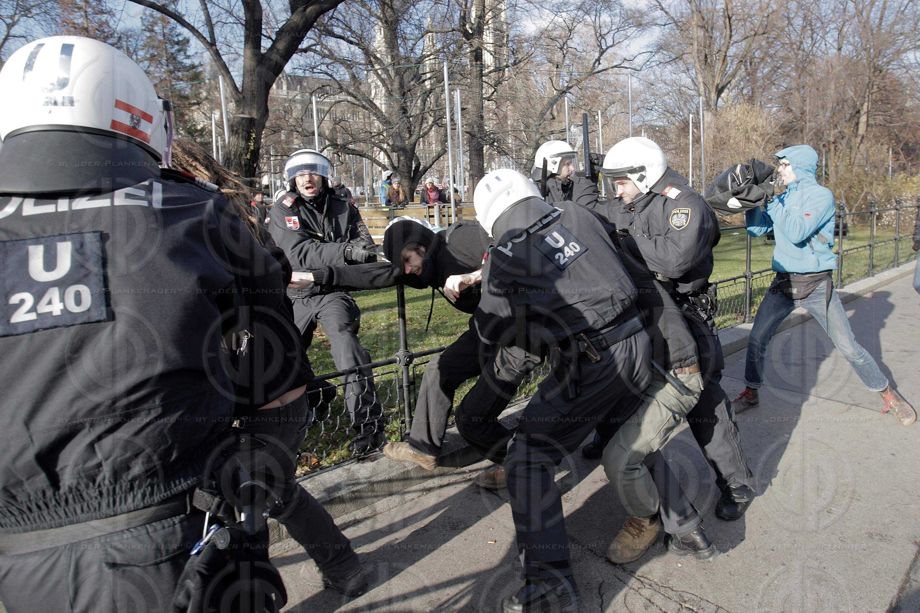 Demos gegen neue Regierung