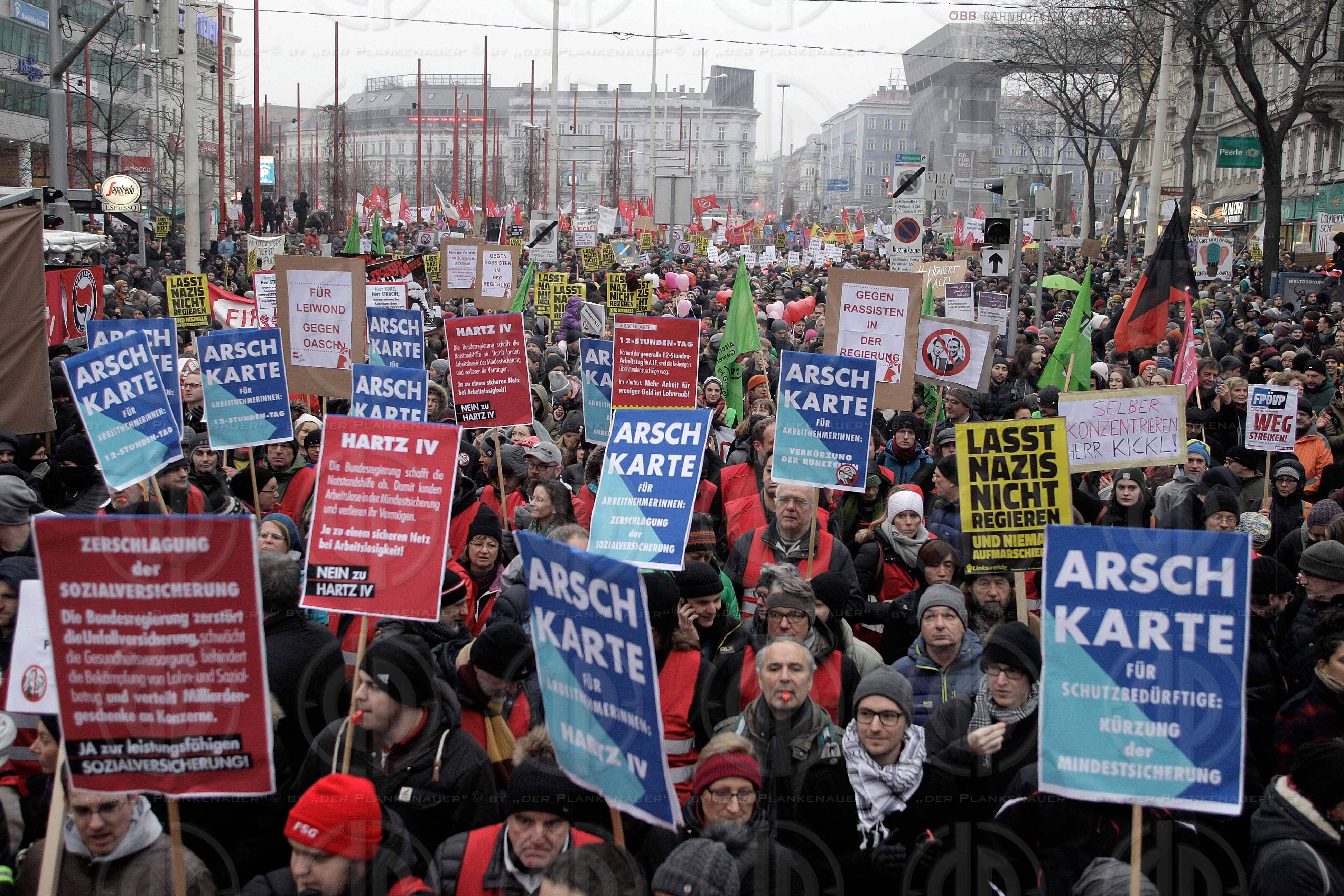 Grosskundgebung gegen tuerkisblaue Regierung