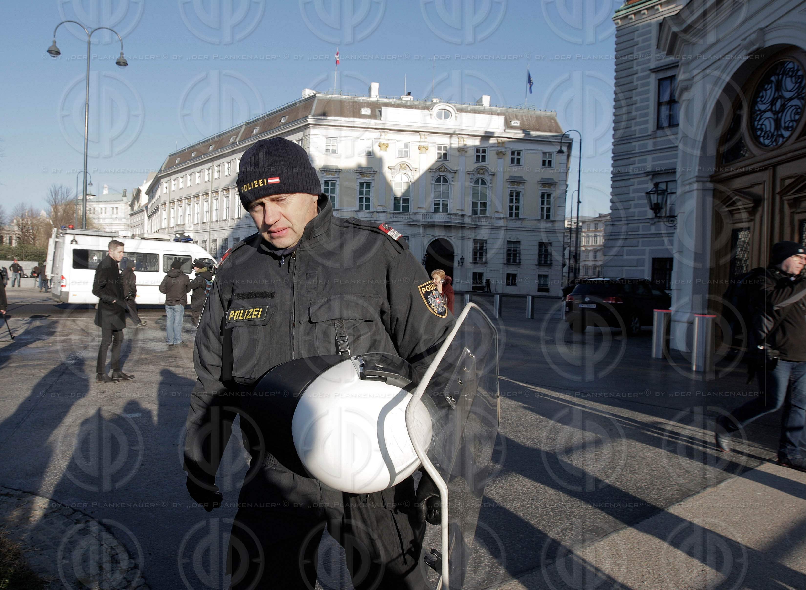 Demos gegen neue Regierung