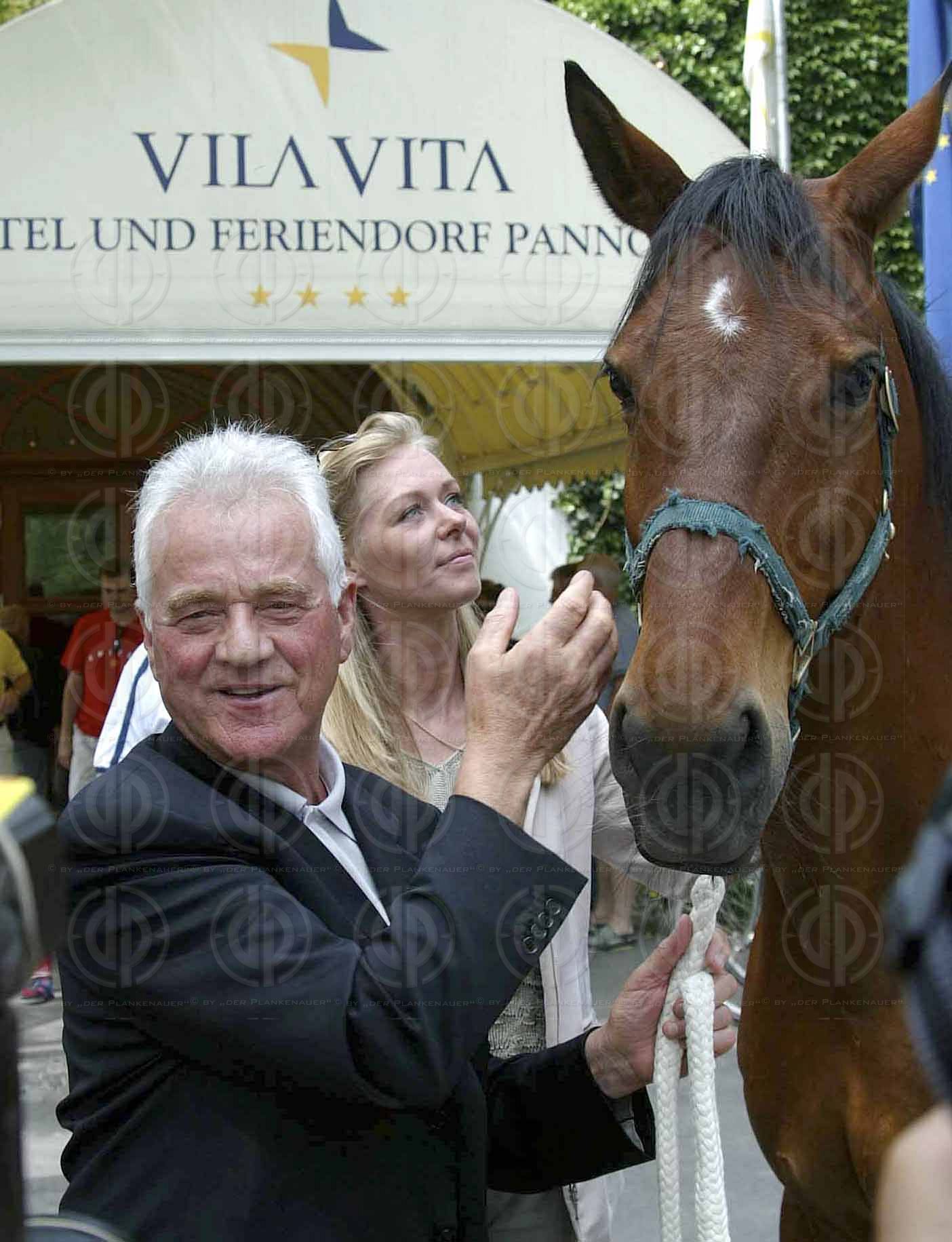 Frank STRONACH und die Pferde