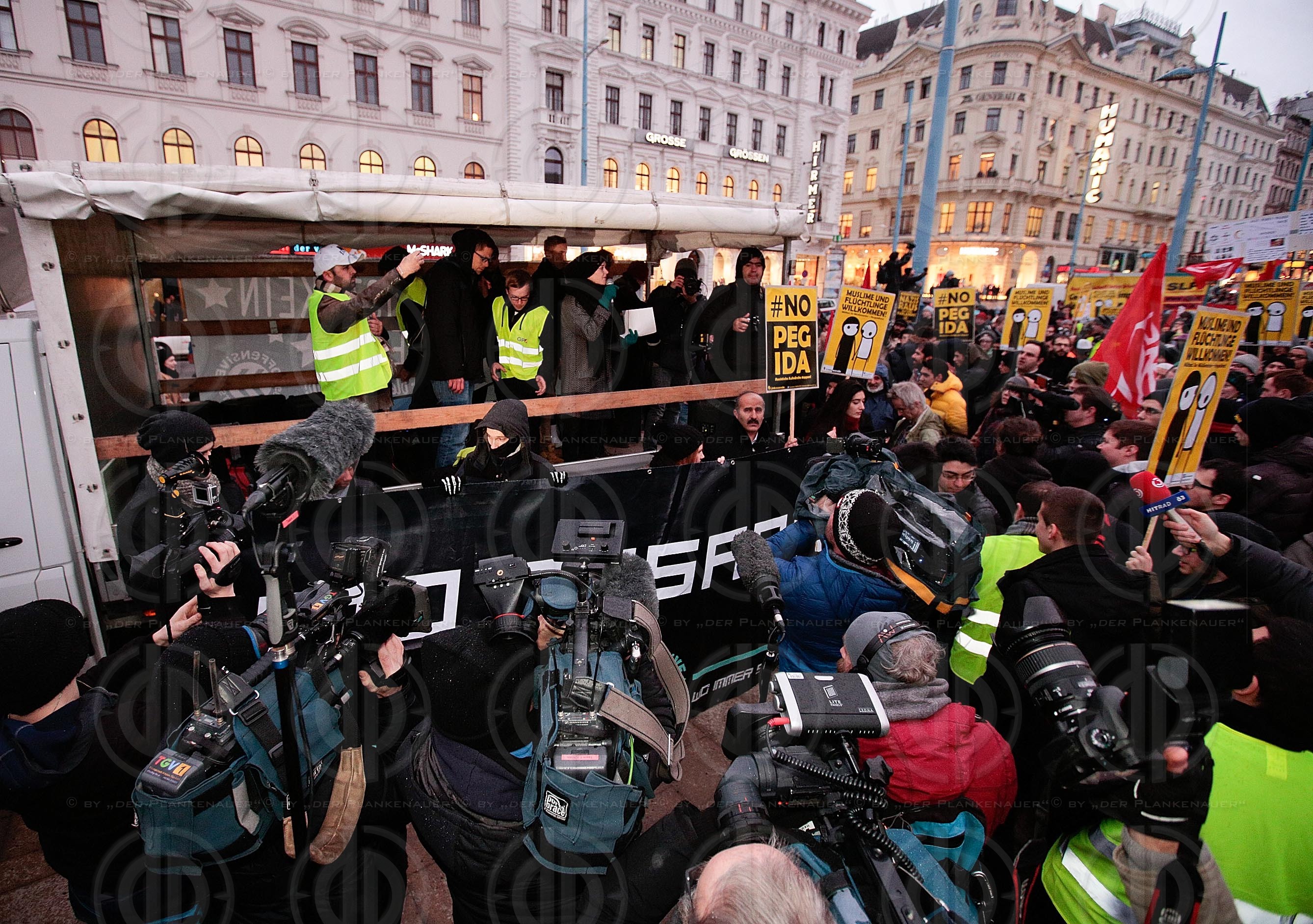 Pegida Demo und Gegendemo