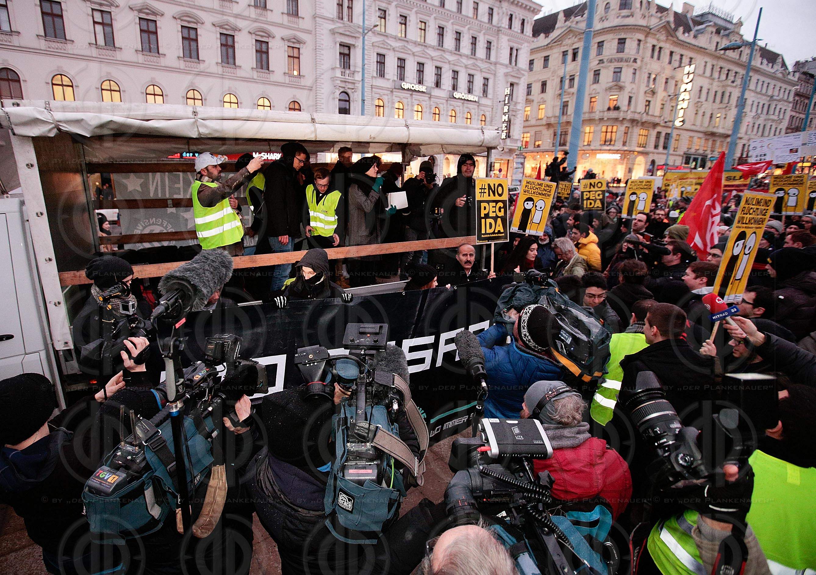 Pegida Demo und Gegendemo