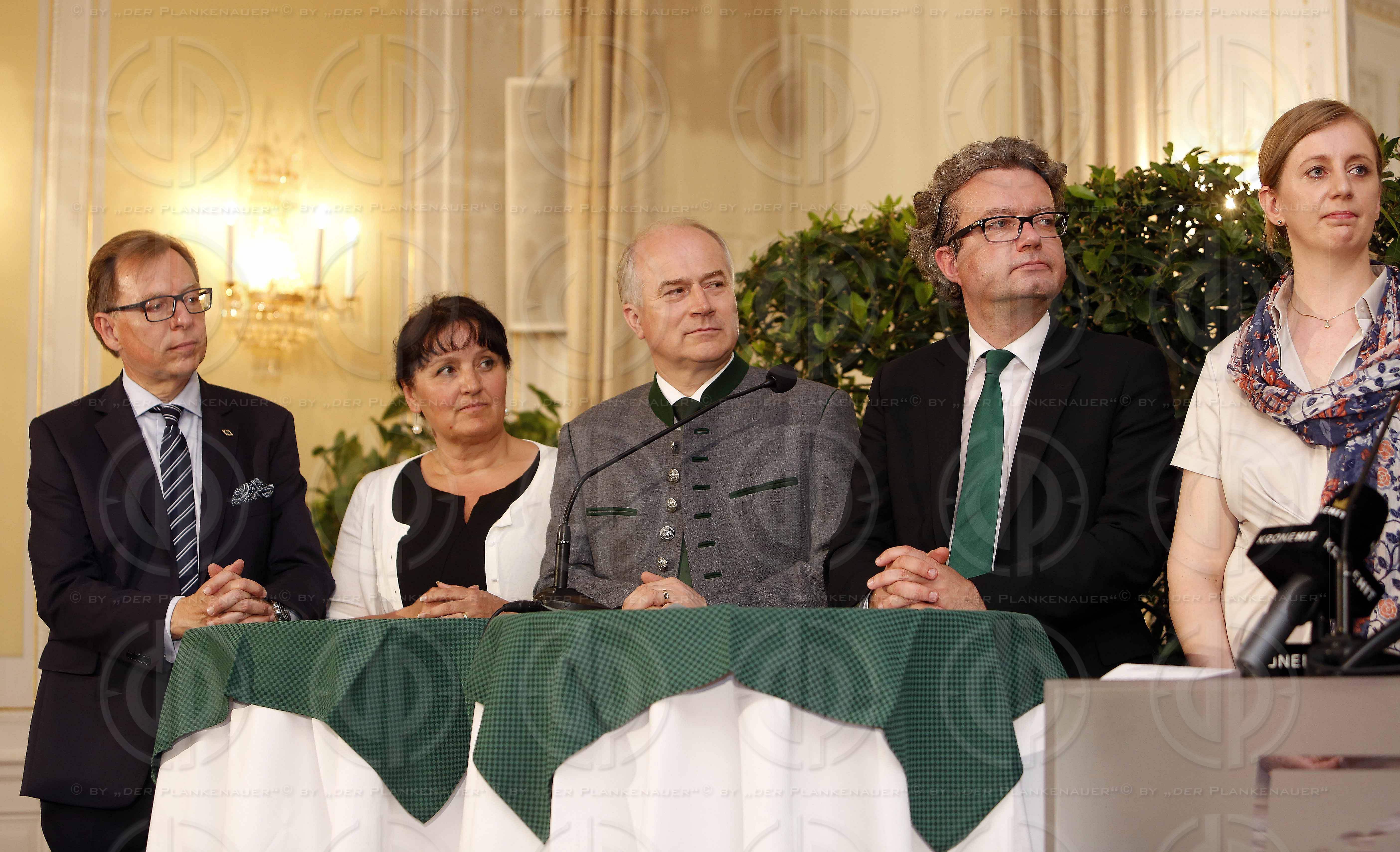 Pressekonferenz - LH Voves tritt zurueck