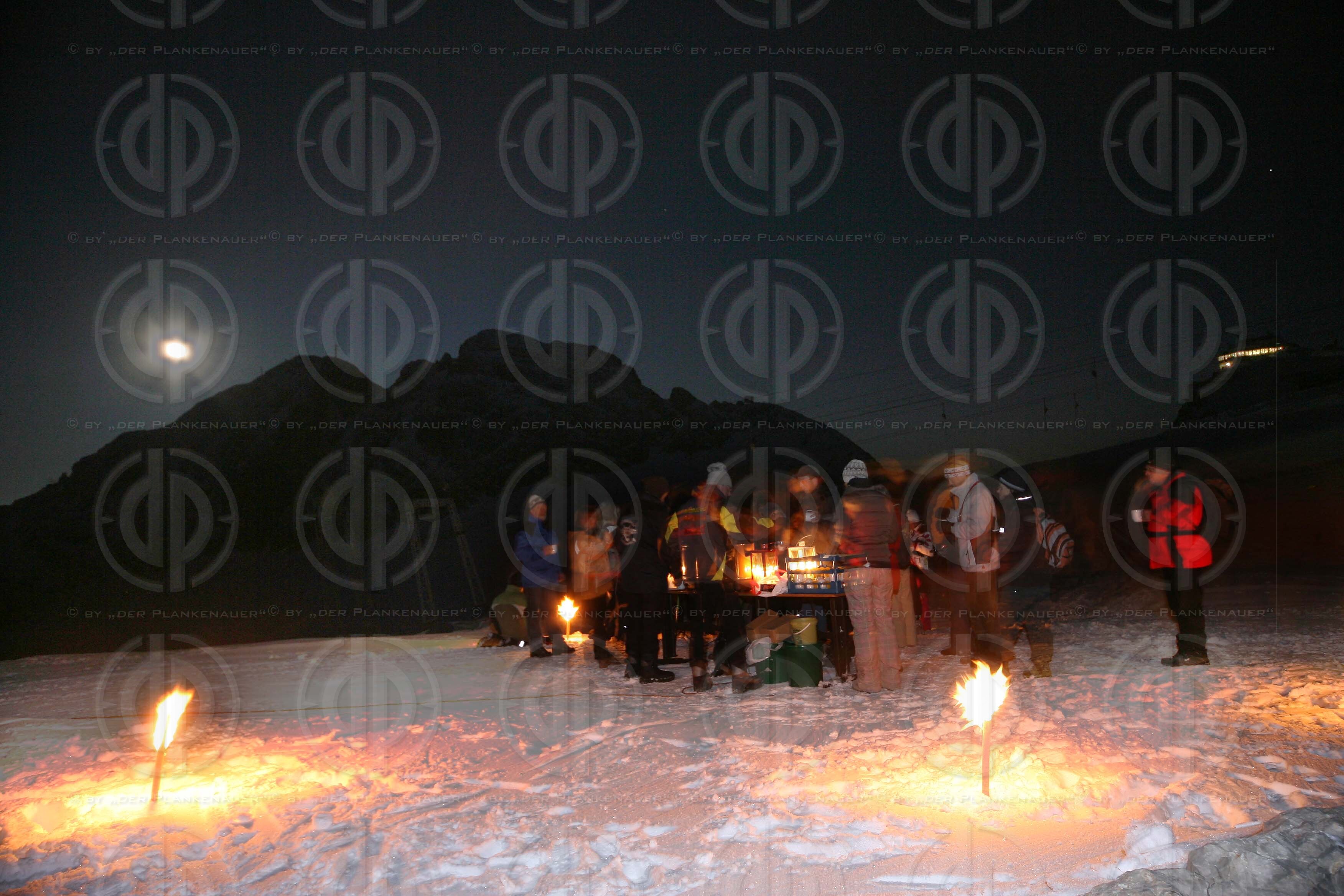 Mondscheinwandern am Dachsteingletscher