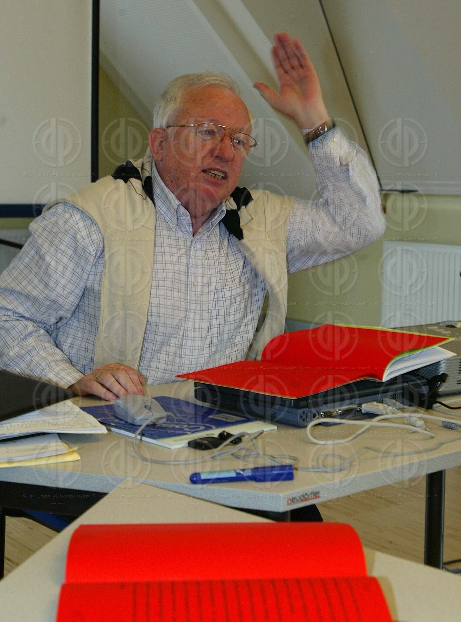 Dr. Walter OBERLECHNER