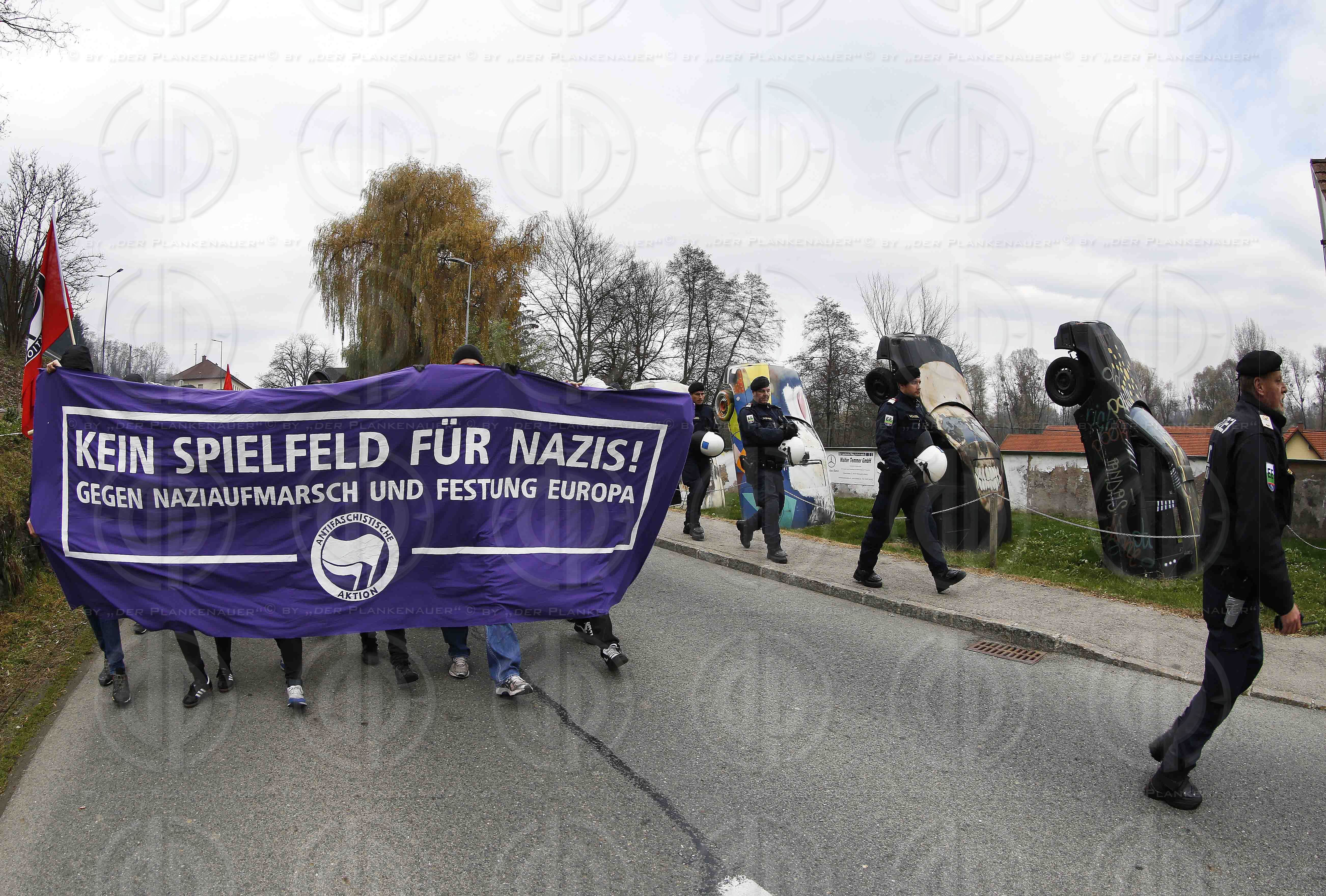 Antifa-Demo und Gegendemo in Spielfeld und Umgebung