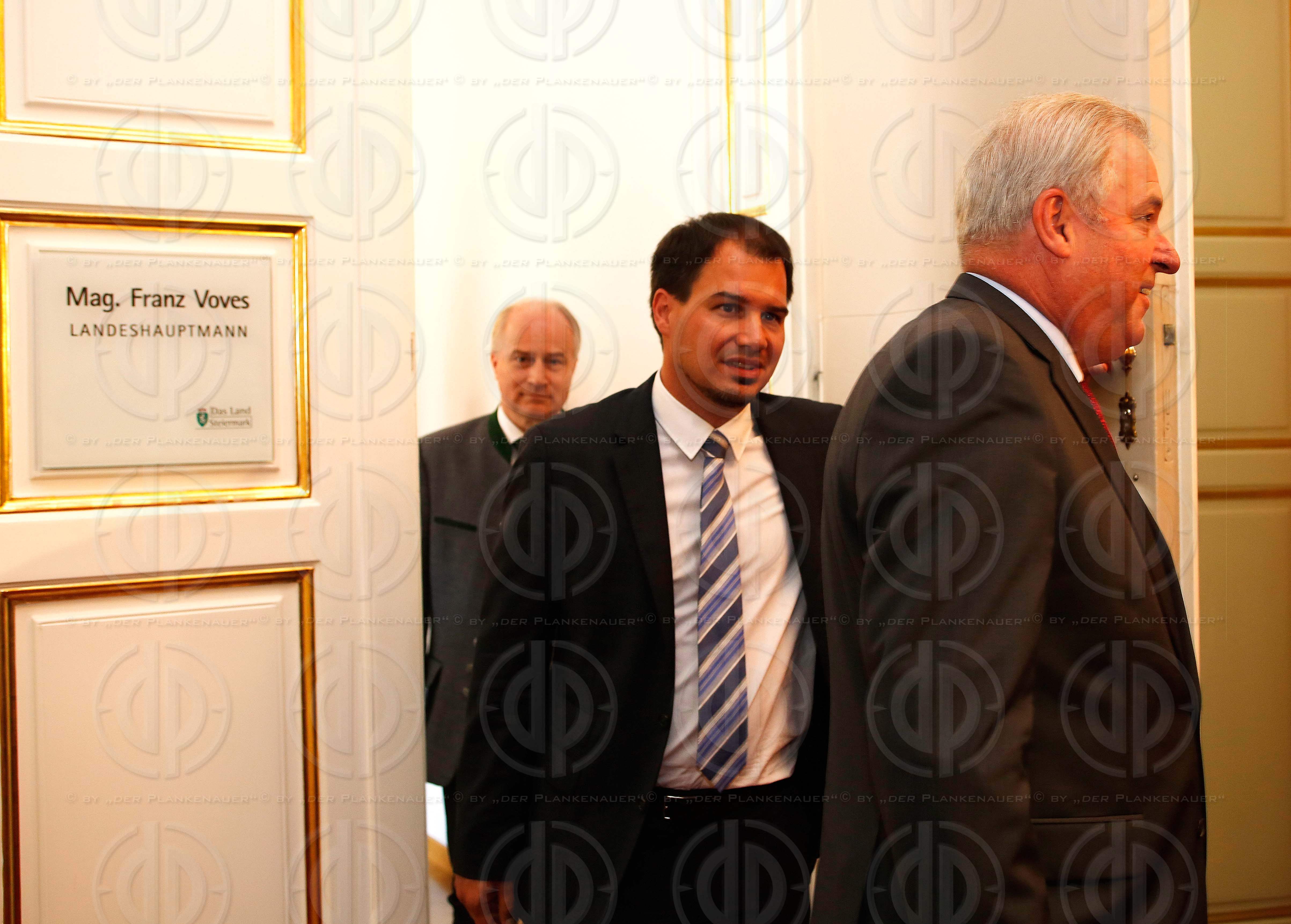 Pressekonferenz - LH Voves tritt zurueck