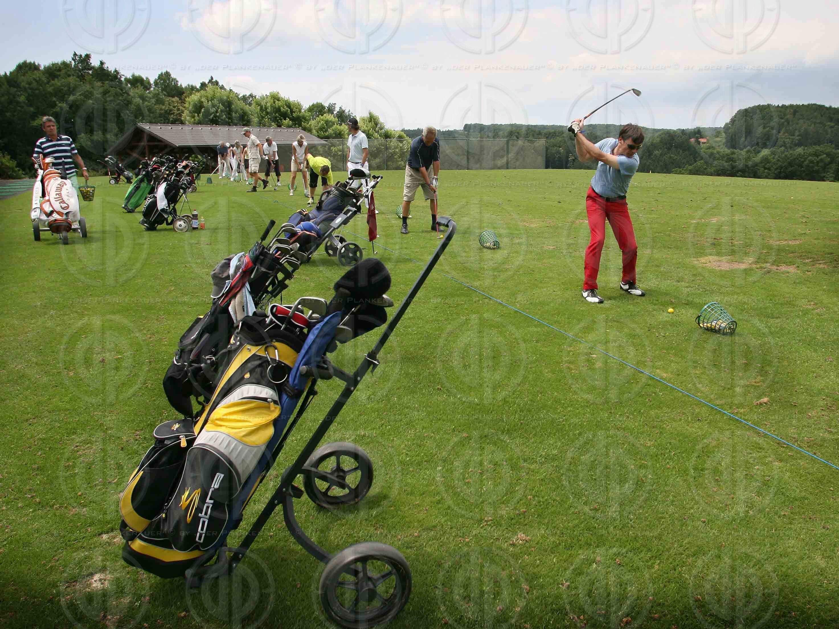Das Institut-Charity Golf Einladungsturnier-Registrierung