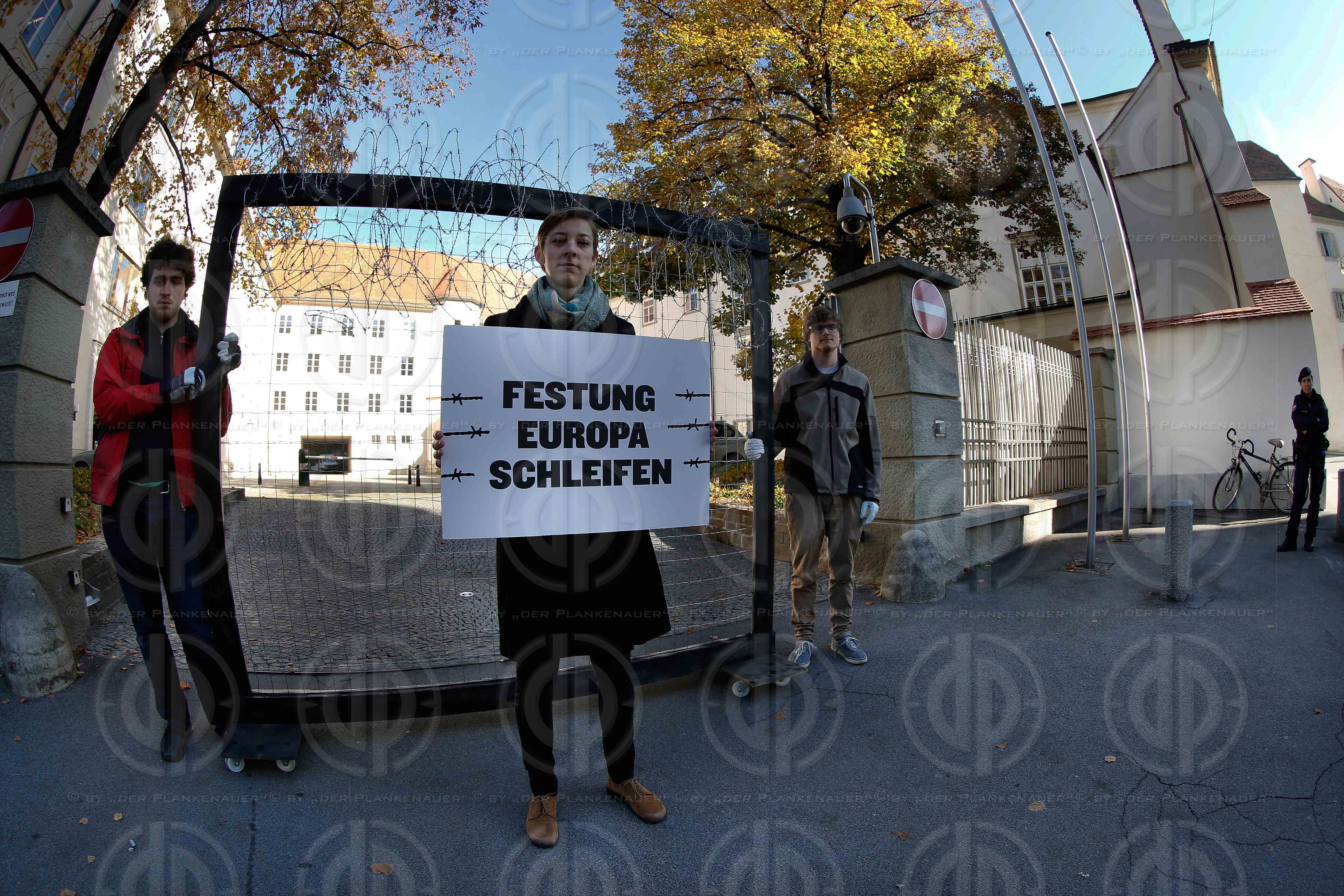 Aktion der Jungen Guenen zu Grenzzaeunen