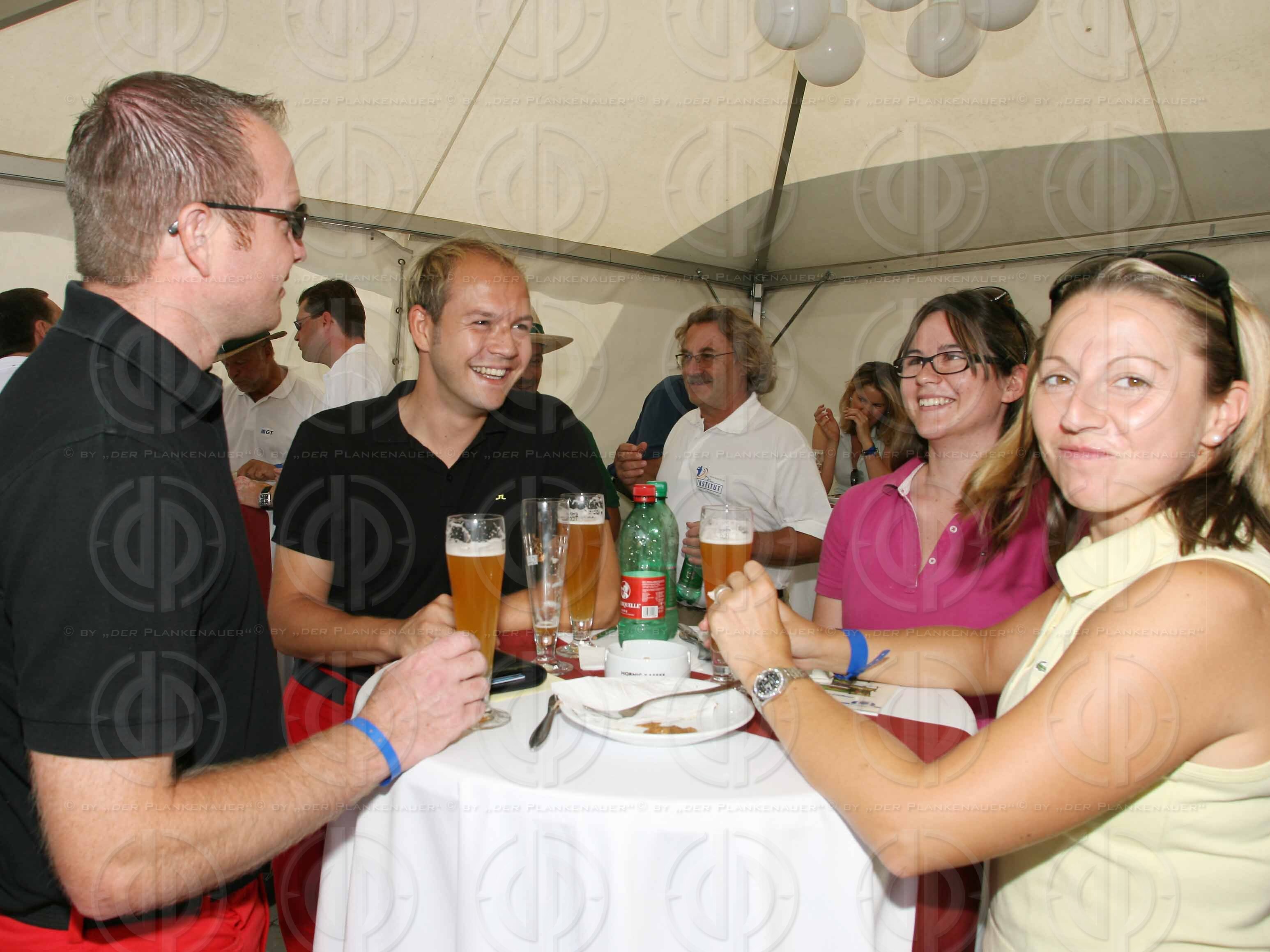 Das Institut-Charity Golf Einladungsturnier-Registrierung