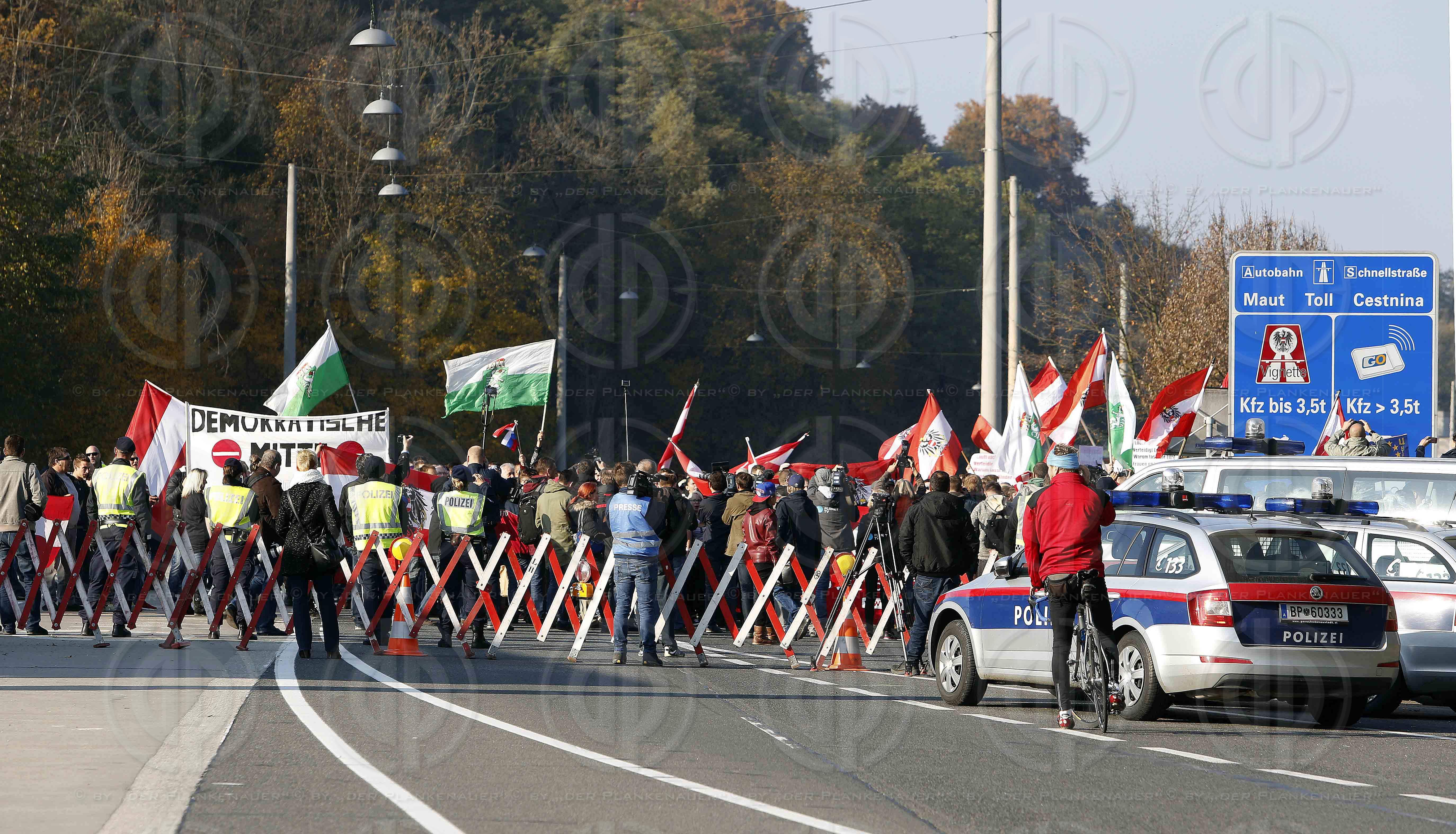 Demo gegen Fluechtlinge in Spielfeld