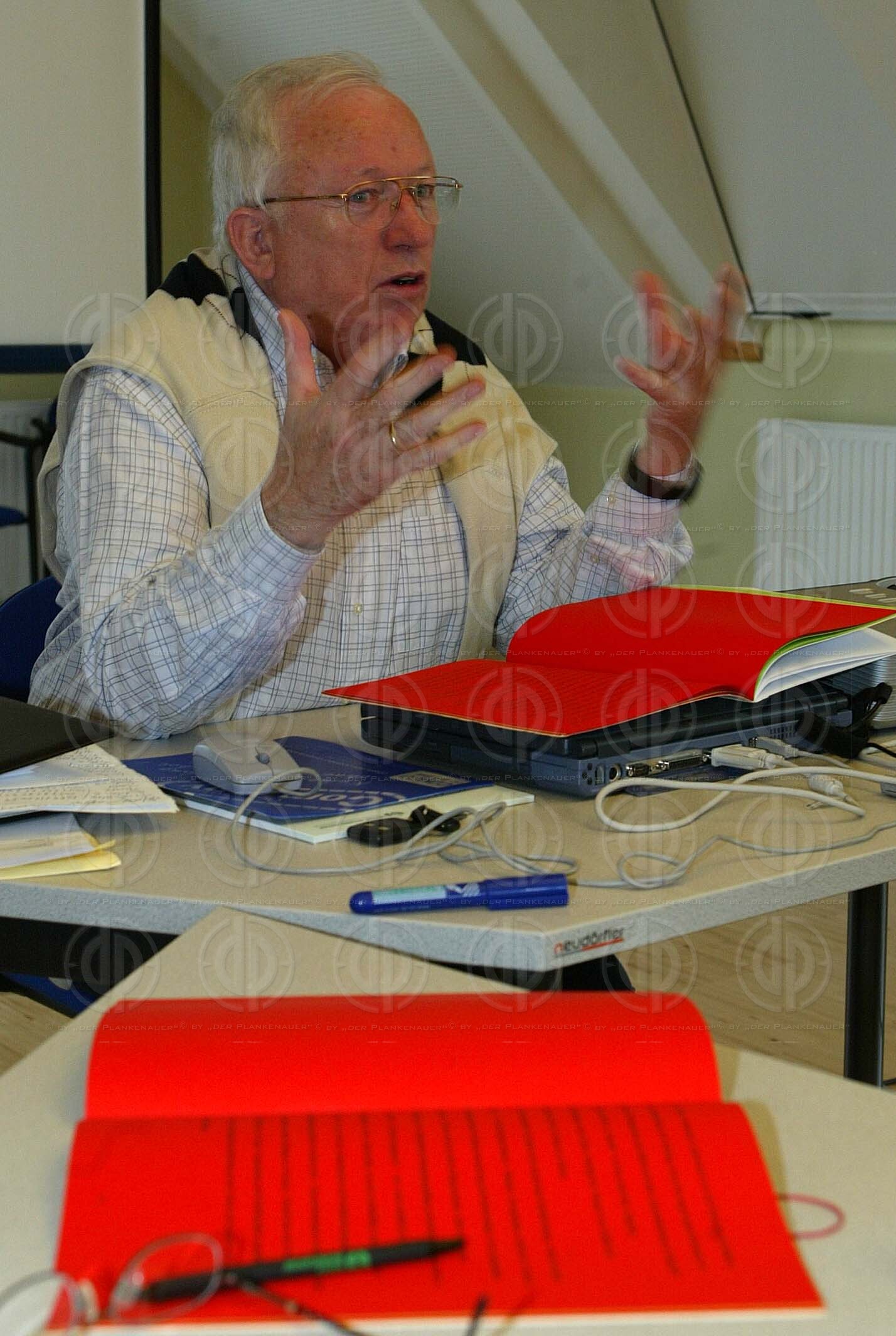 Dr. Walter OBERLECHNER