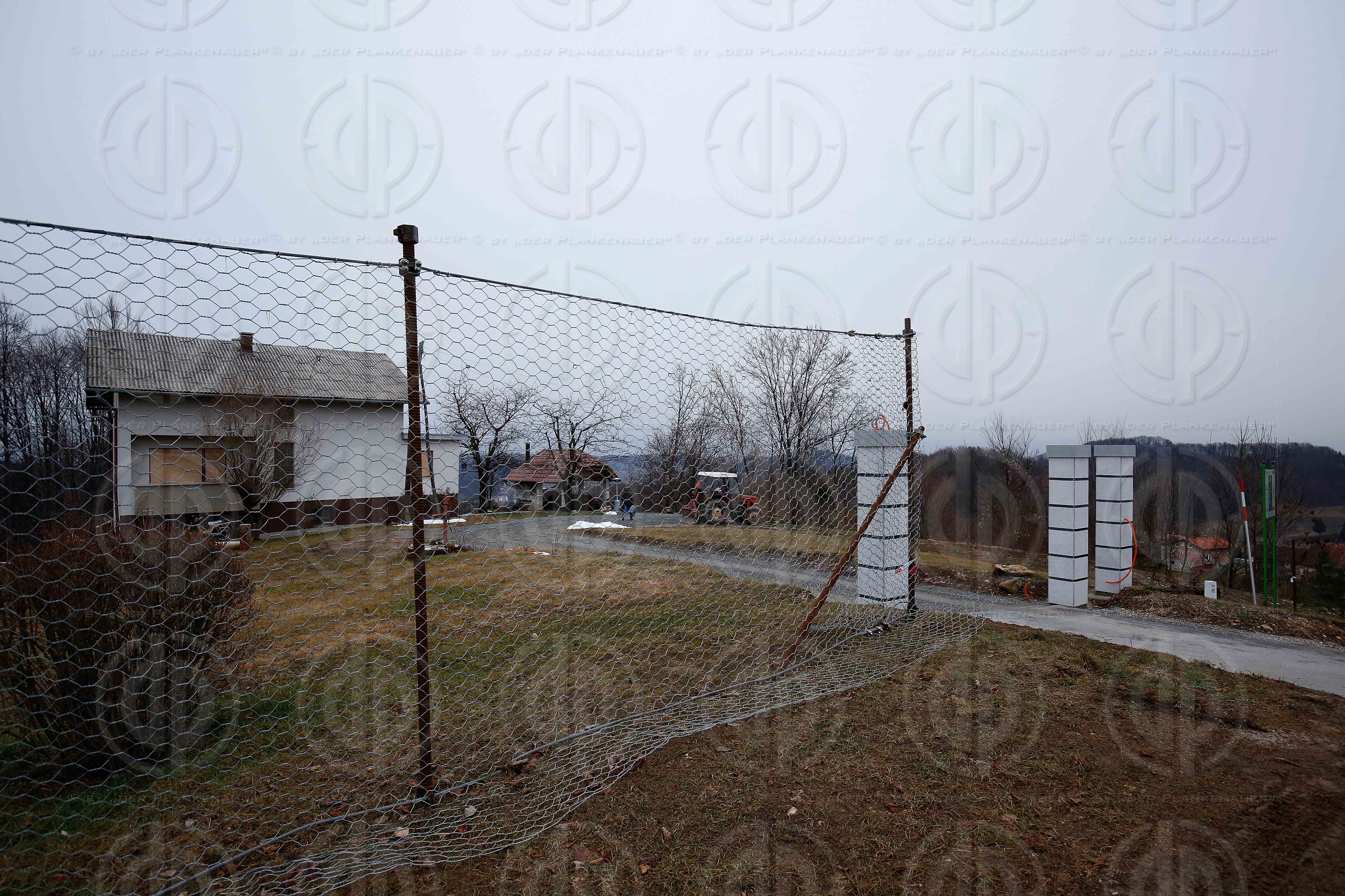 Zaun an der Suedgrenze zu Slowenien