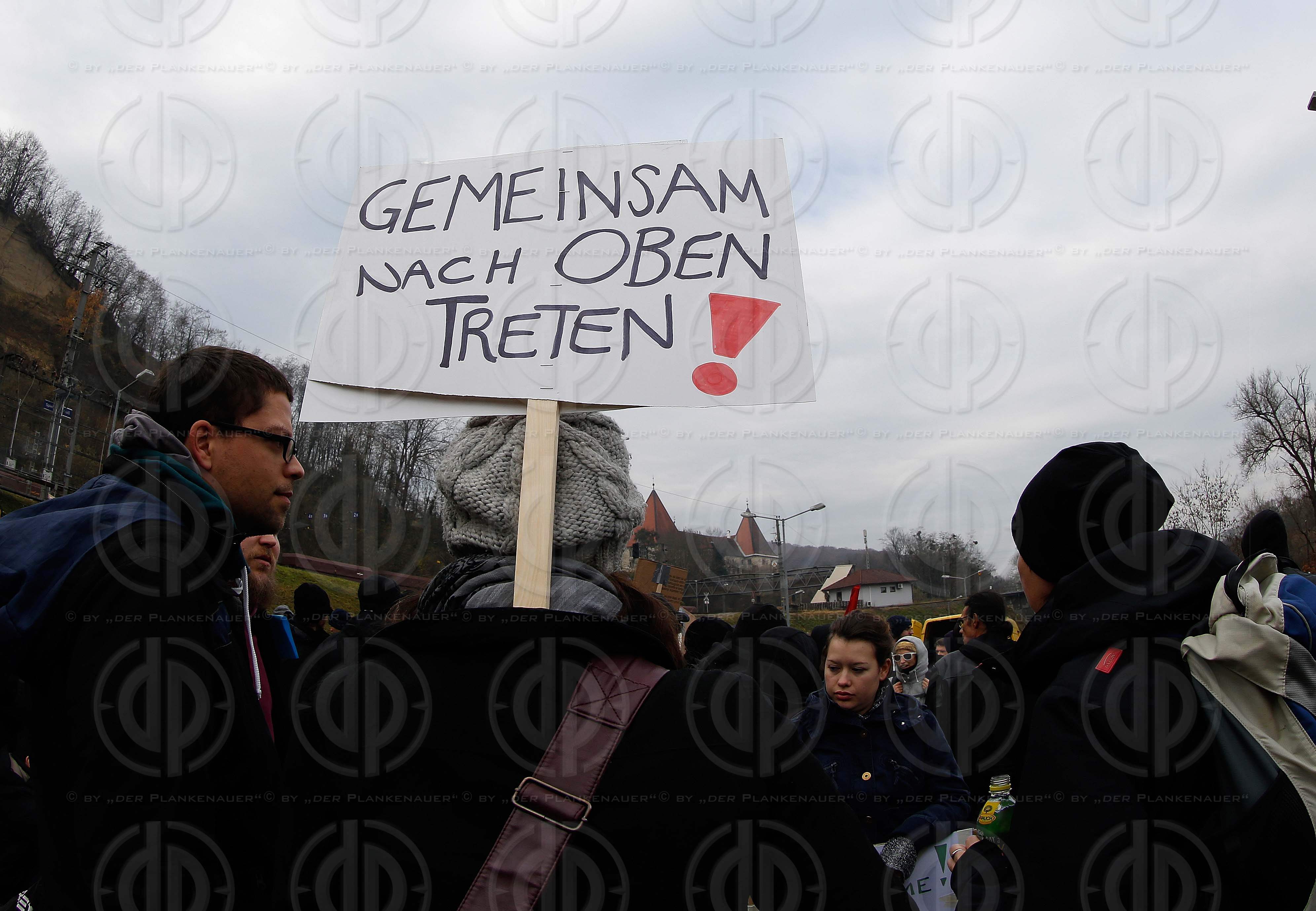 Antifa-Demo und Gegendemo in Spielfeld und Umgebung