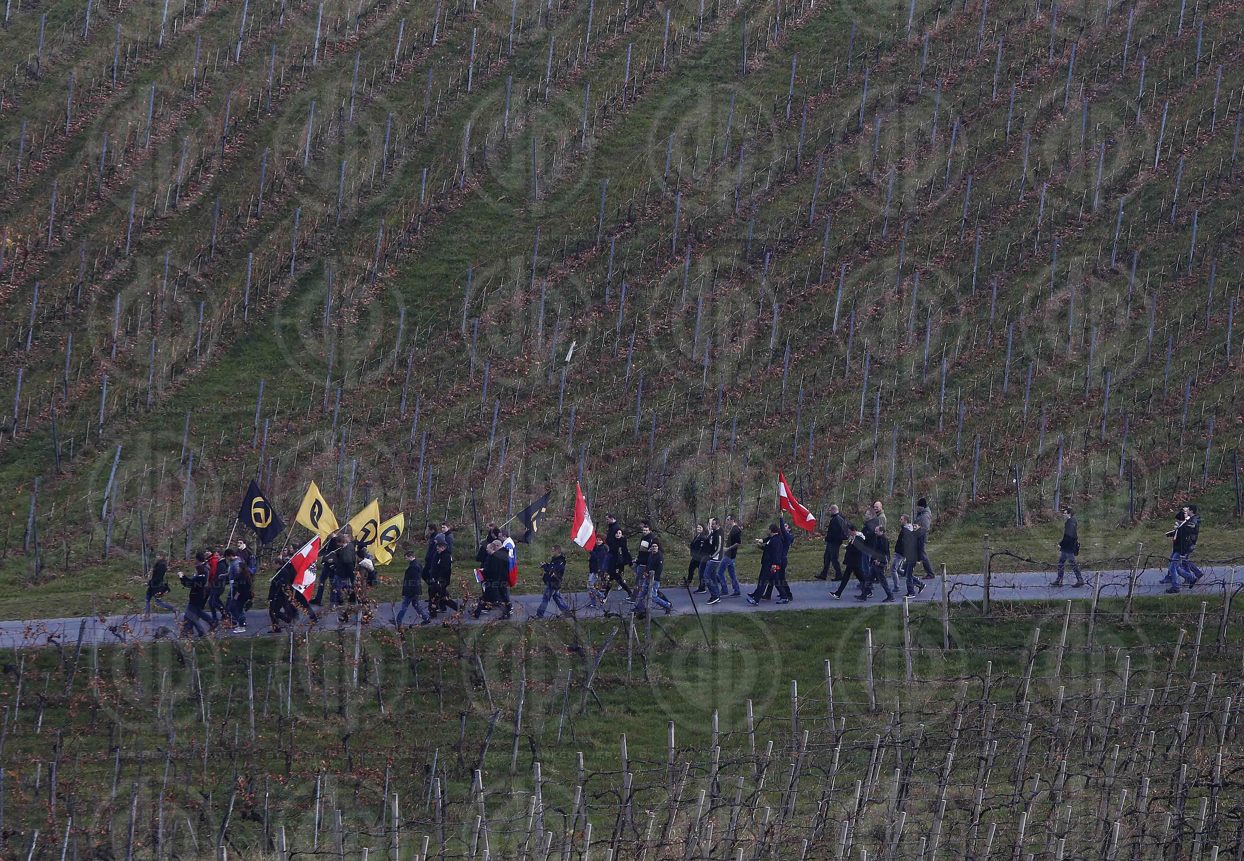 Antifa-Demo und Gegendemo in Spielfeld und Umgebung