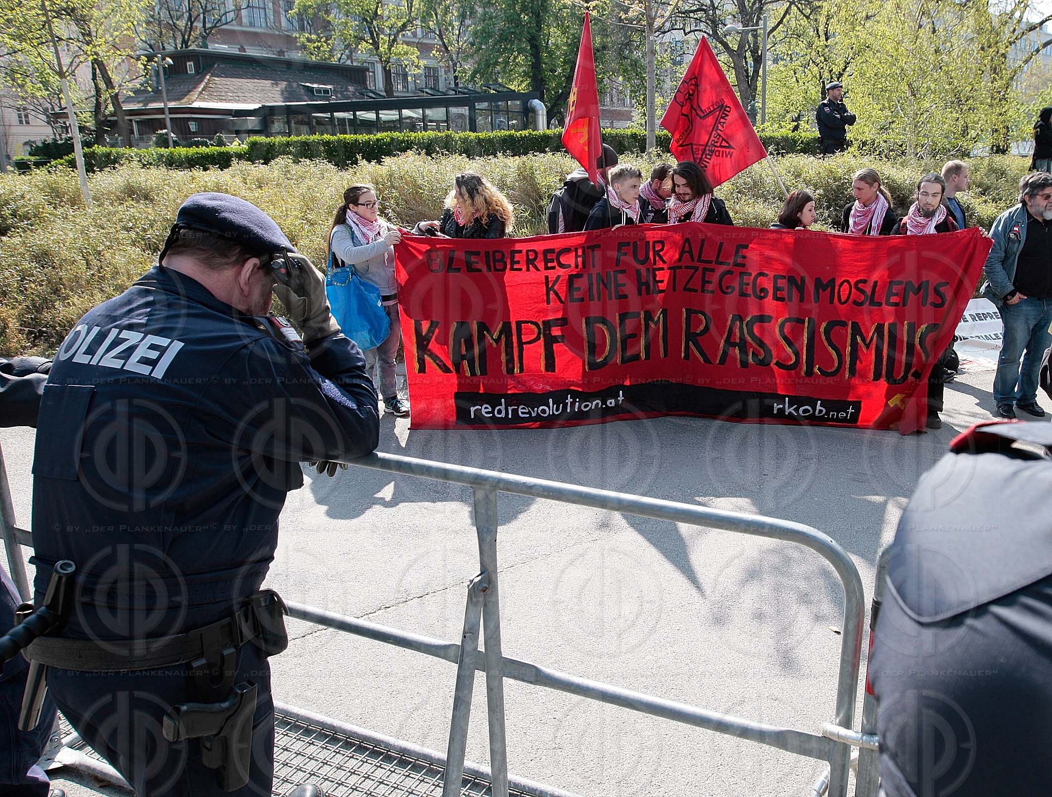 PEGIDA Demo und Gegendemo NO PEGIDA