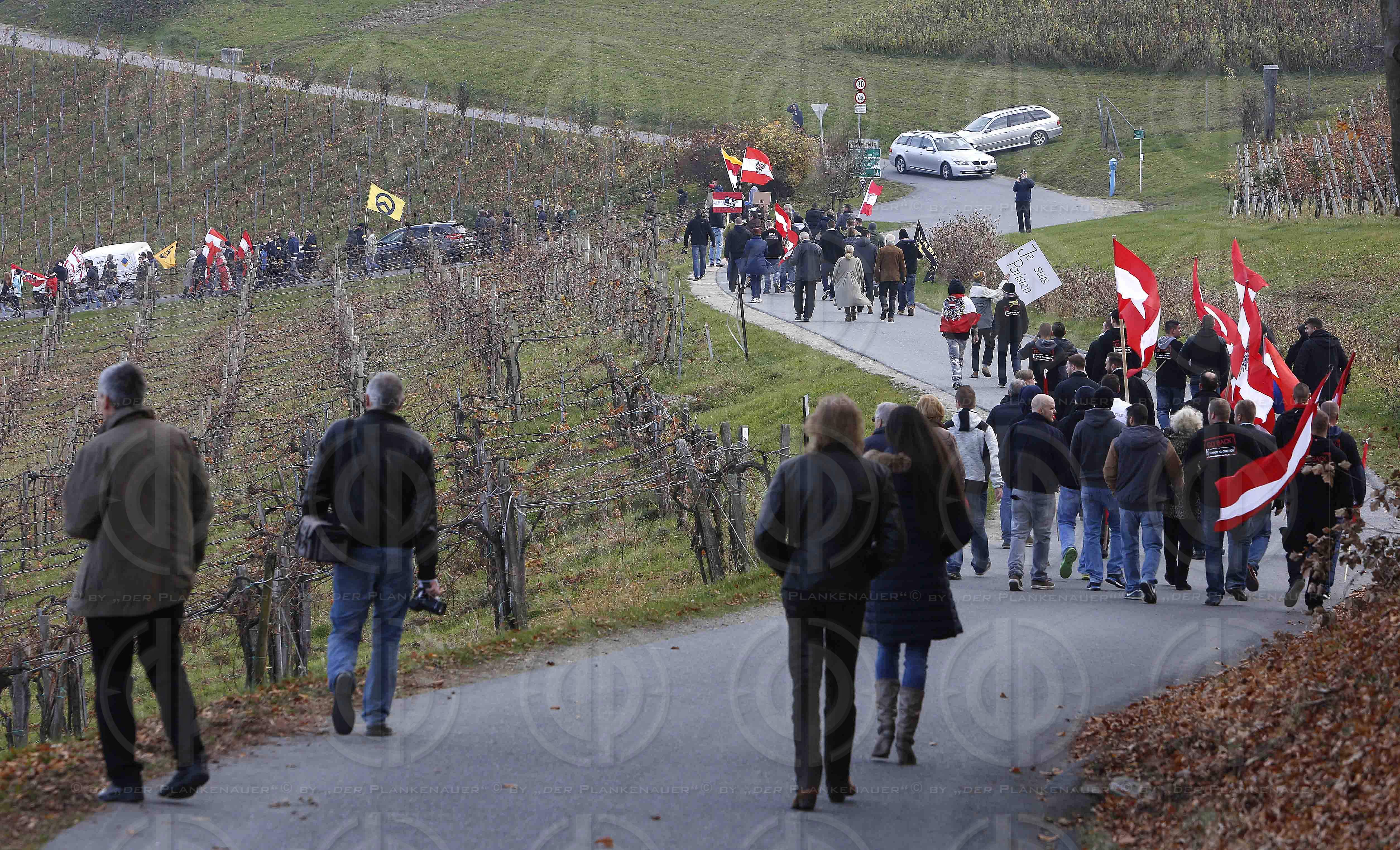 Antifa-Demo und Gegendemo in Spielfeld und Umgebung
