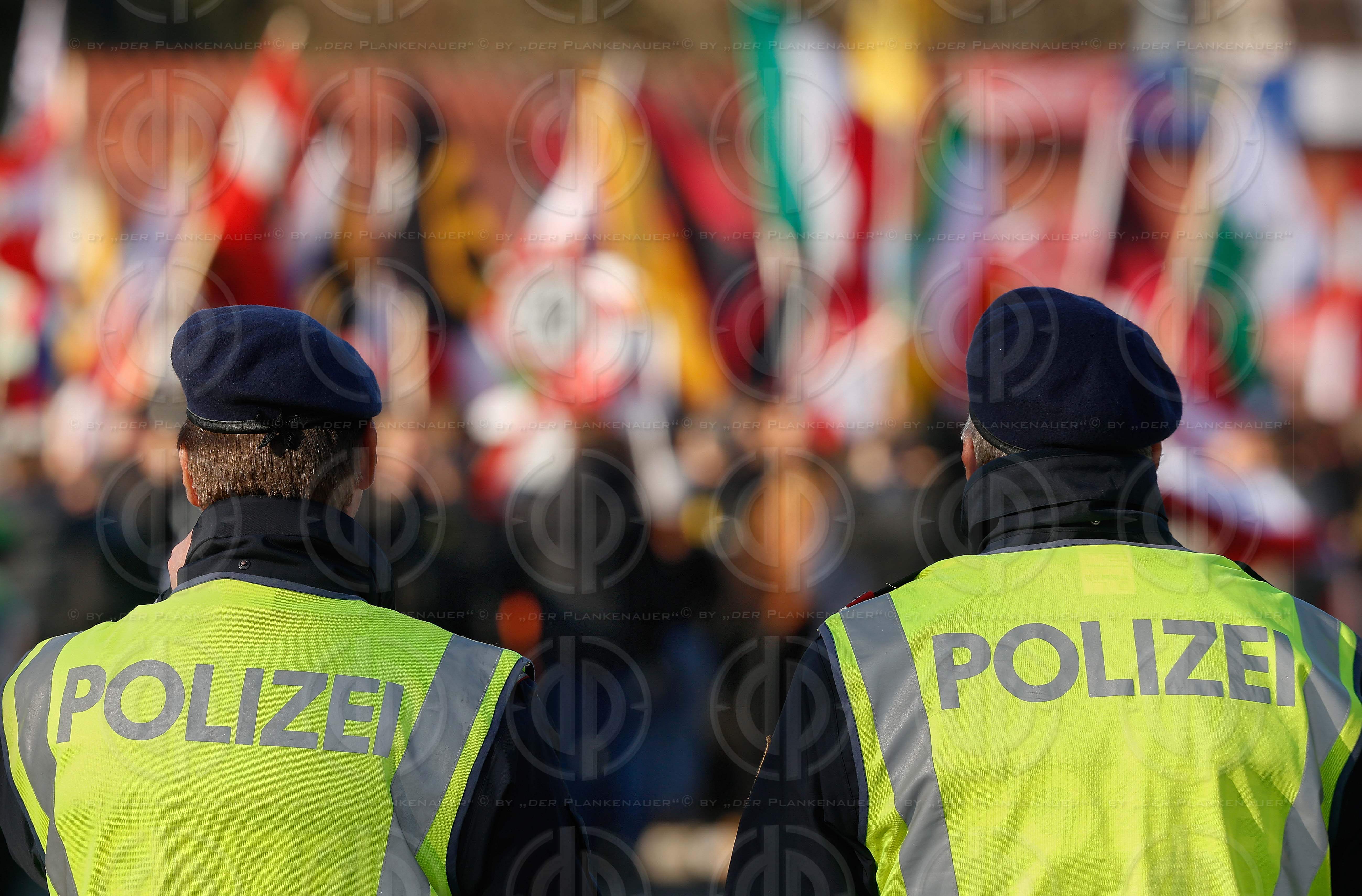 Identitaere Demo in Spielfeld