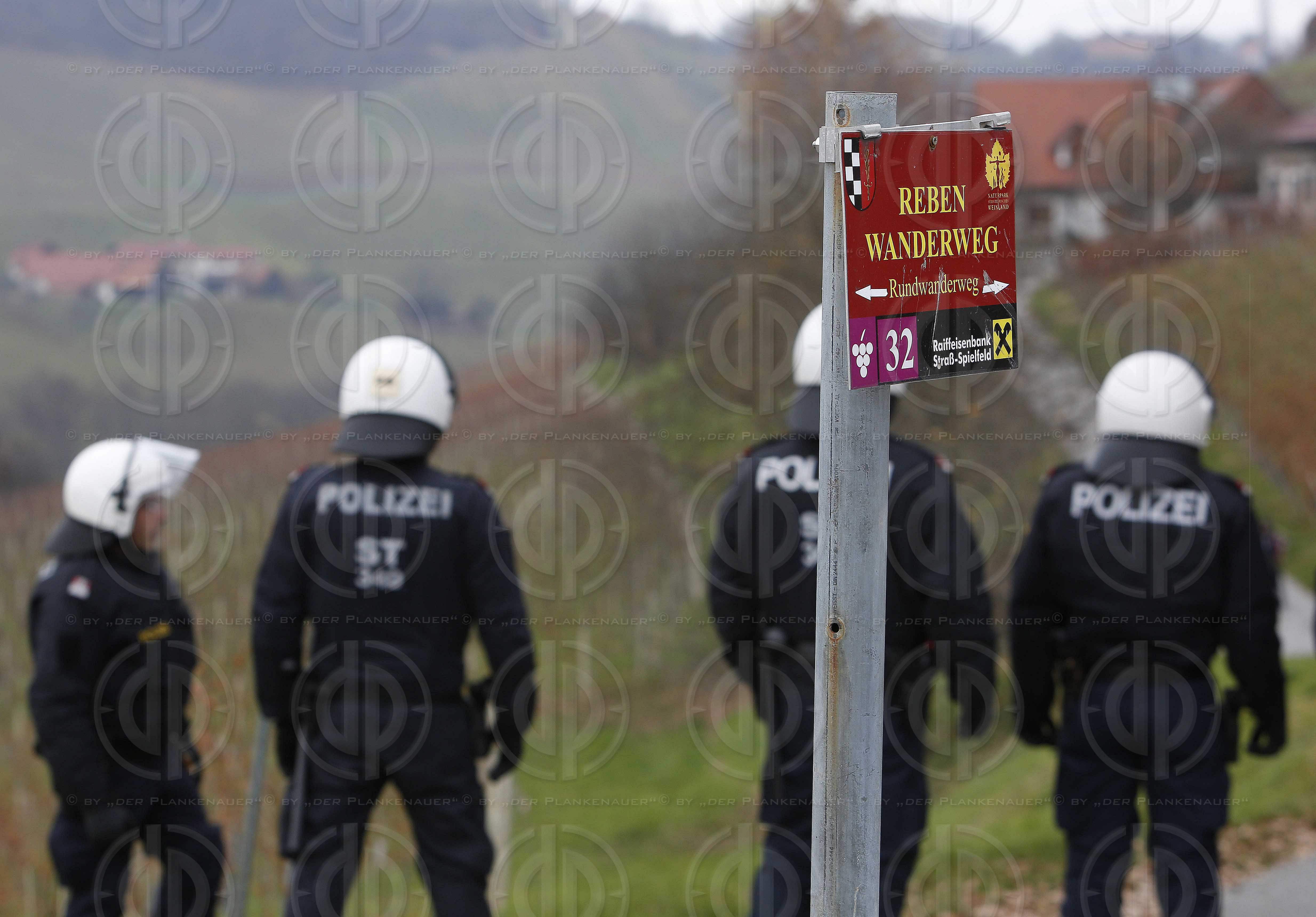 Antifa-Demo und Gegendemo in Spielfeld und Umgebung